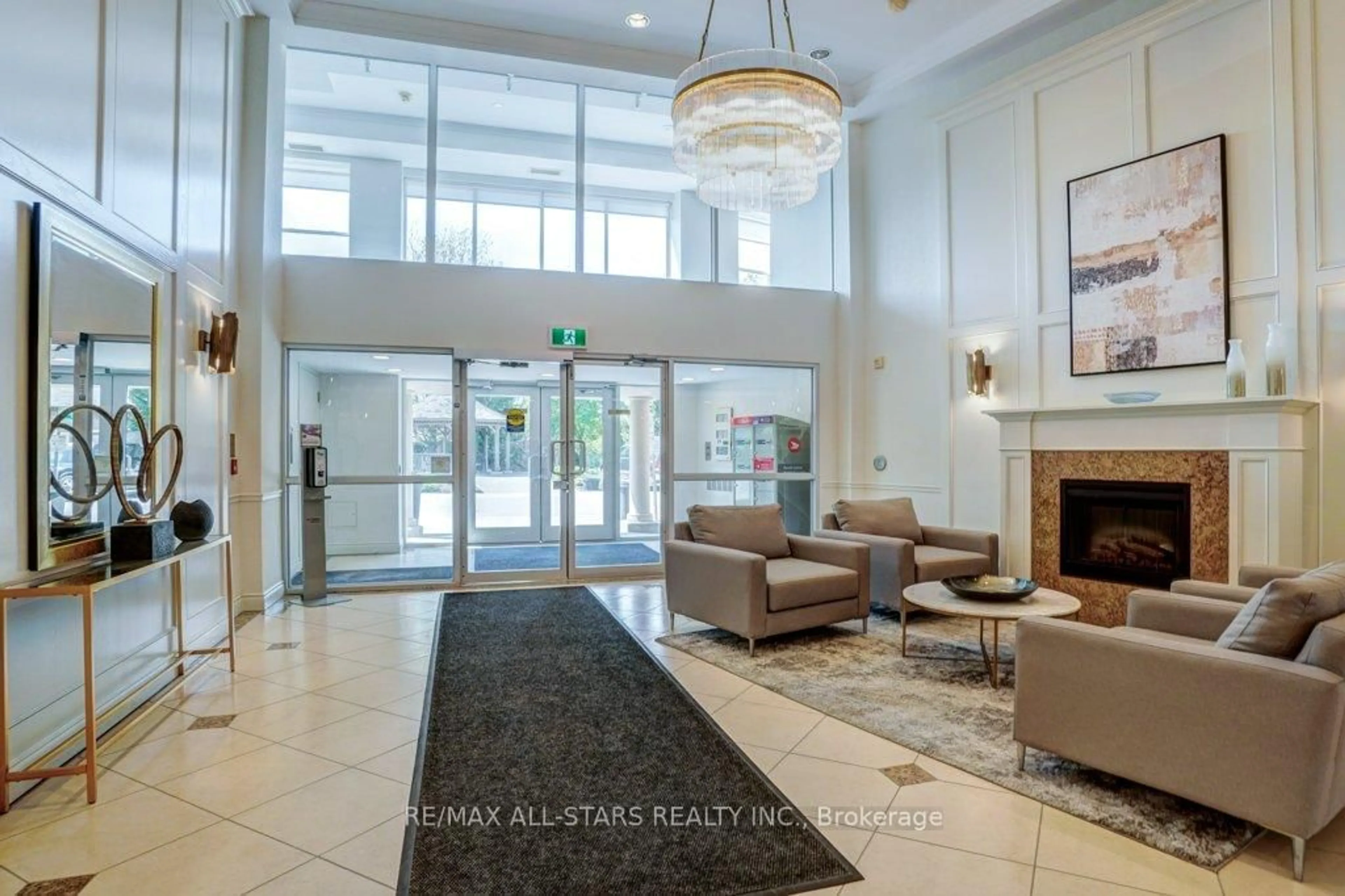 Lobby for 22 James Hill Crt #214, Uxbridge Ontario L9P 1Y6