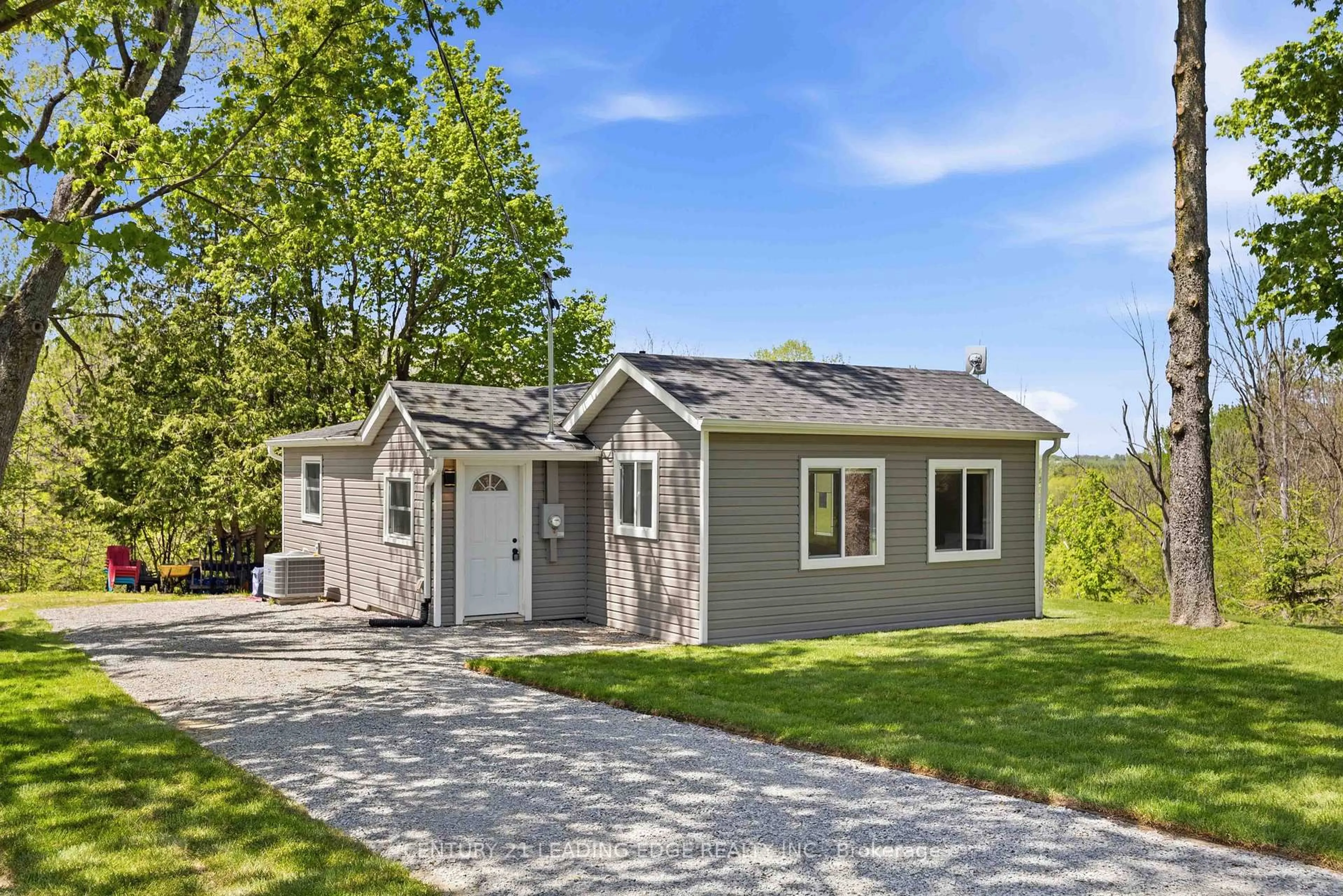 Home with vinyl exterior material, street for 13300 Concession Rd 4, Uxbridge Ontario L0E 1T0