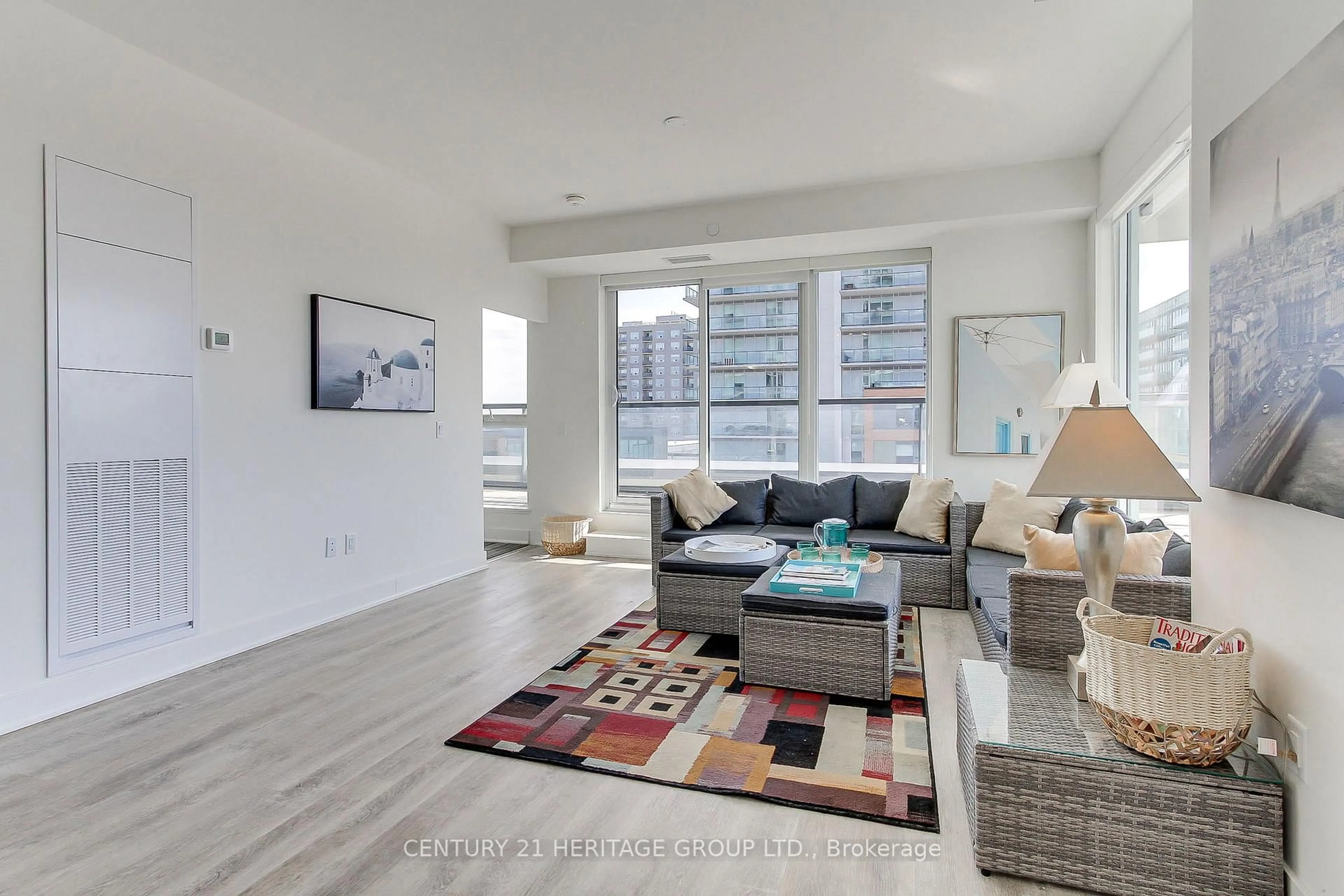 Living room with furniture, unknown for 185 Deerfield Rd #503, Newmarket Ontario L3Y 0G7