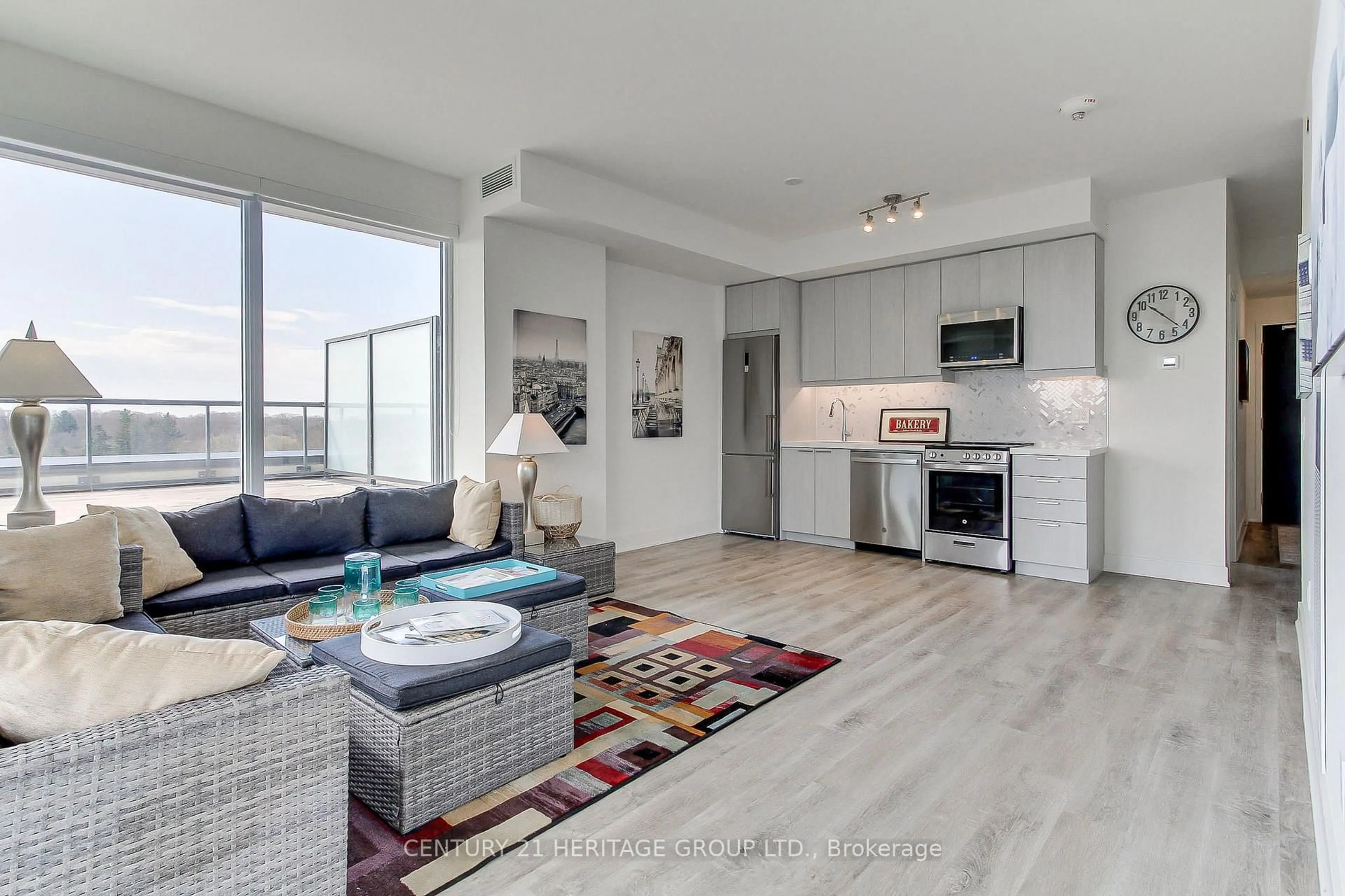 Living room with furniture, unknown for 185 Deerfield Rd #503, Newmarket Ontario L3Y 0G7