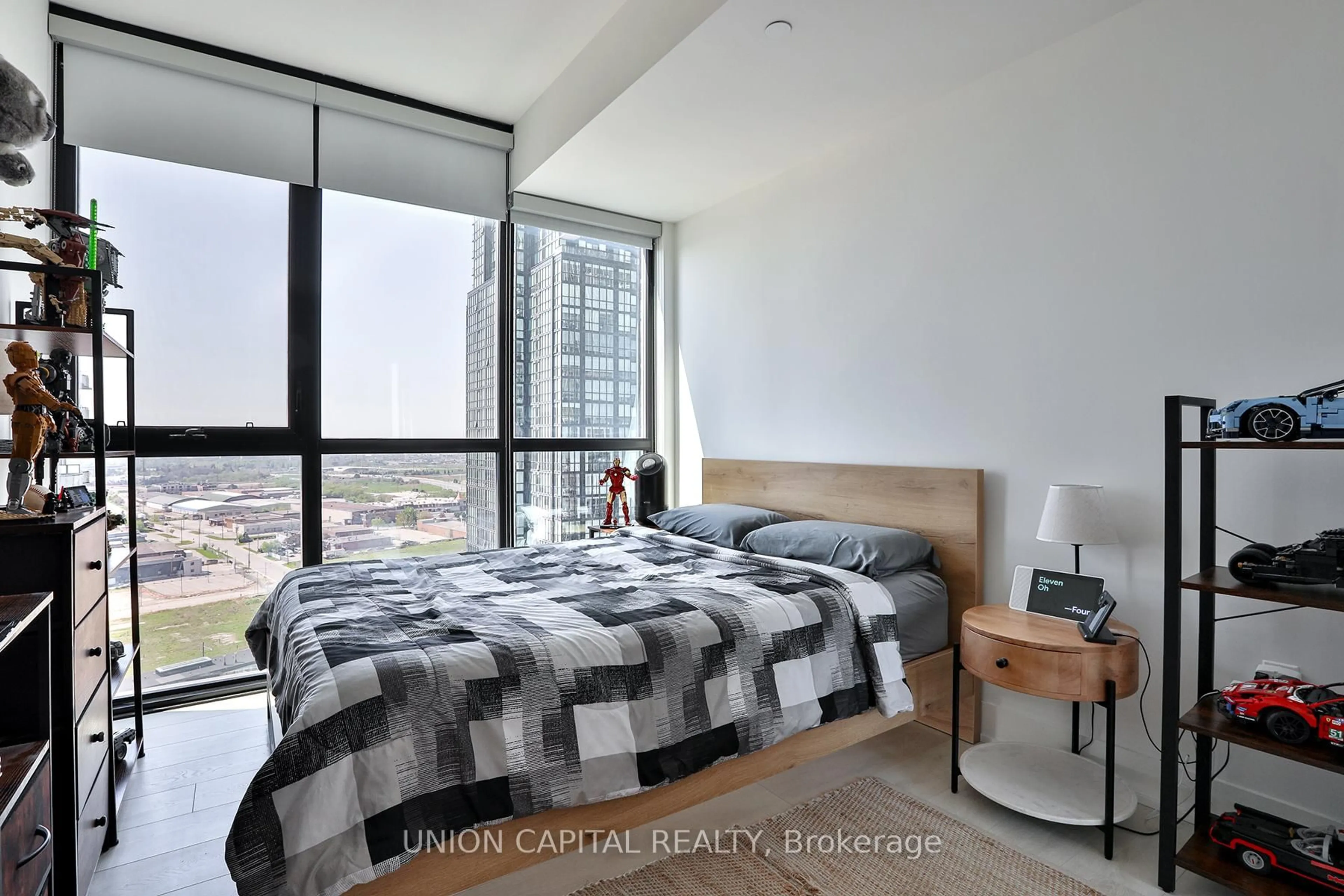 Bedroom with bed, unknown for 2908 Highway 7 Rd #1802, Vaughan Ontario L4K 0K5