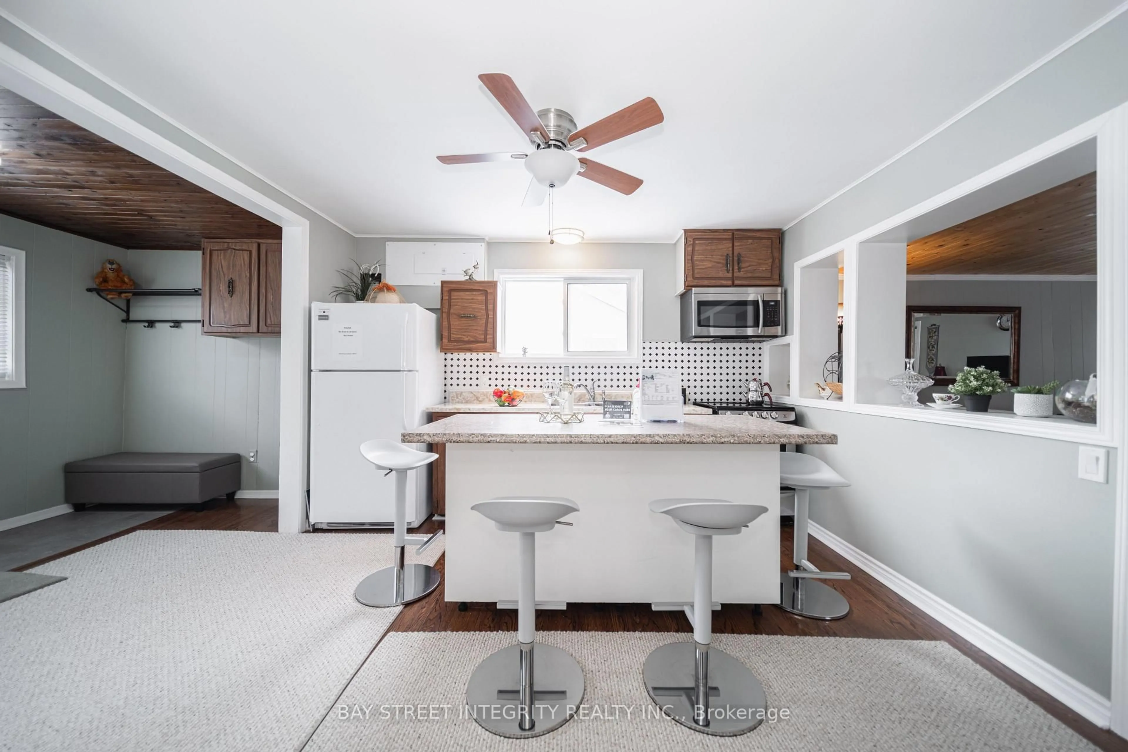 Open concept kitchen, unknown for 74 De La Salle Blvd, Georgina Ontario L0E 1S0
