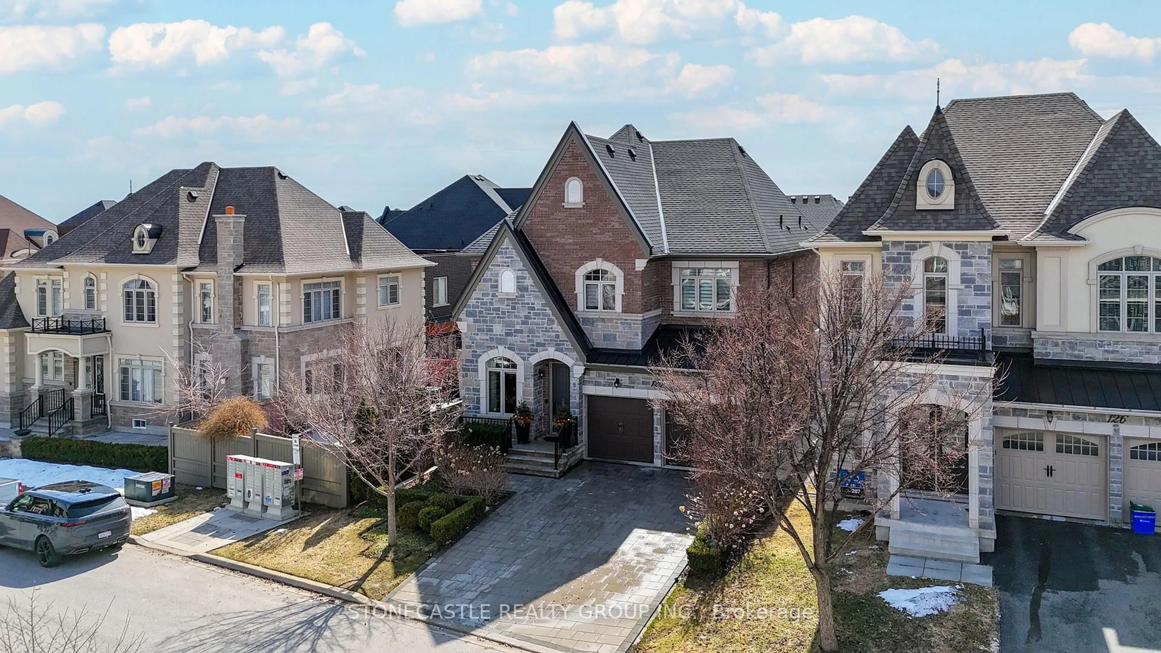 A pic from outside/outdoor area/front of a property/back of a property/a pic from drone, street for 120 Abner Miles Dr, Vaughan Ontario L6A 4X4