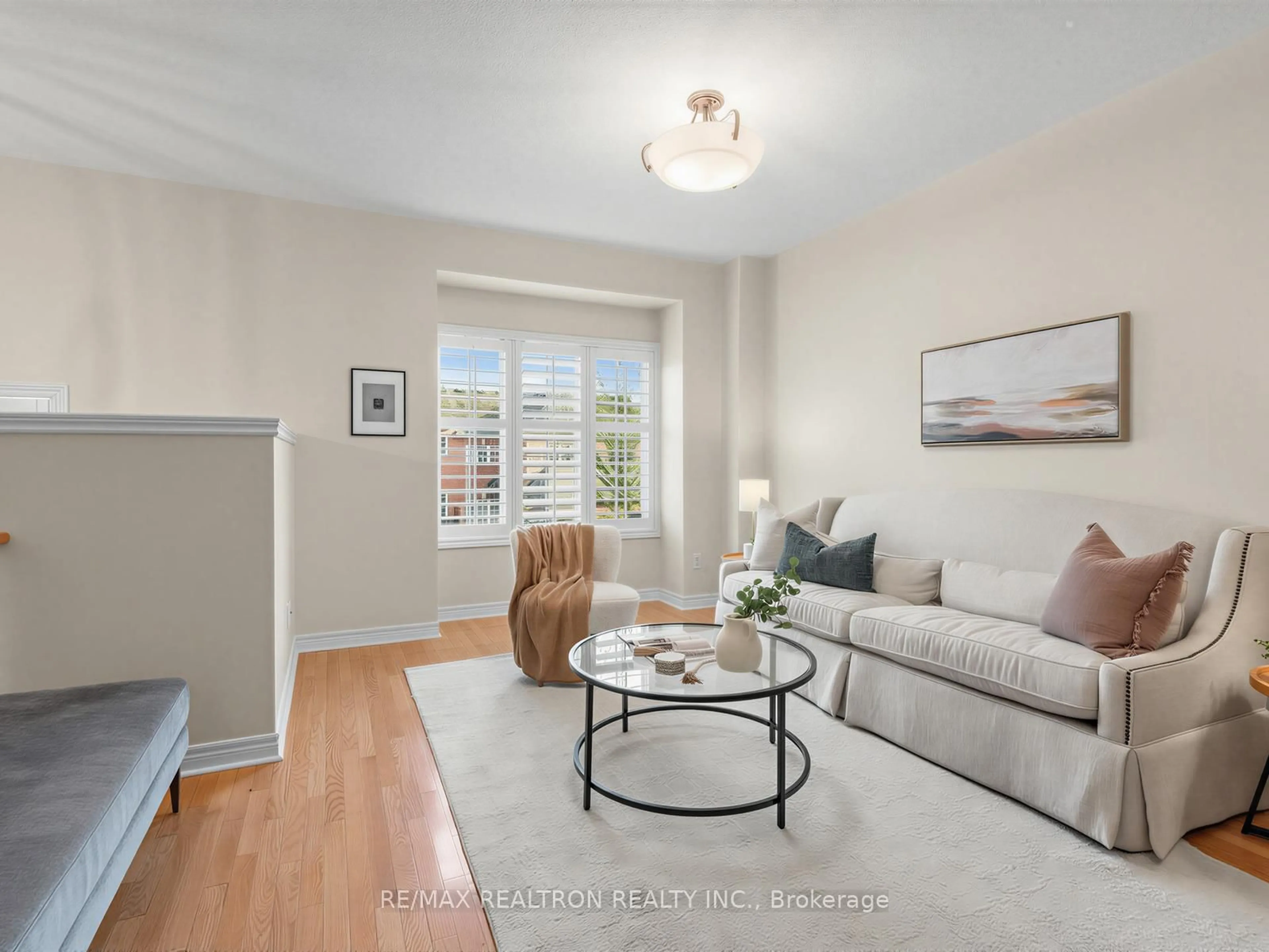 Living room with furniture, unknown for 700 Summeridge Dr #9, Vaughan Ontario L4J 0C5