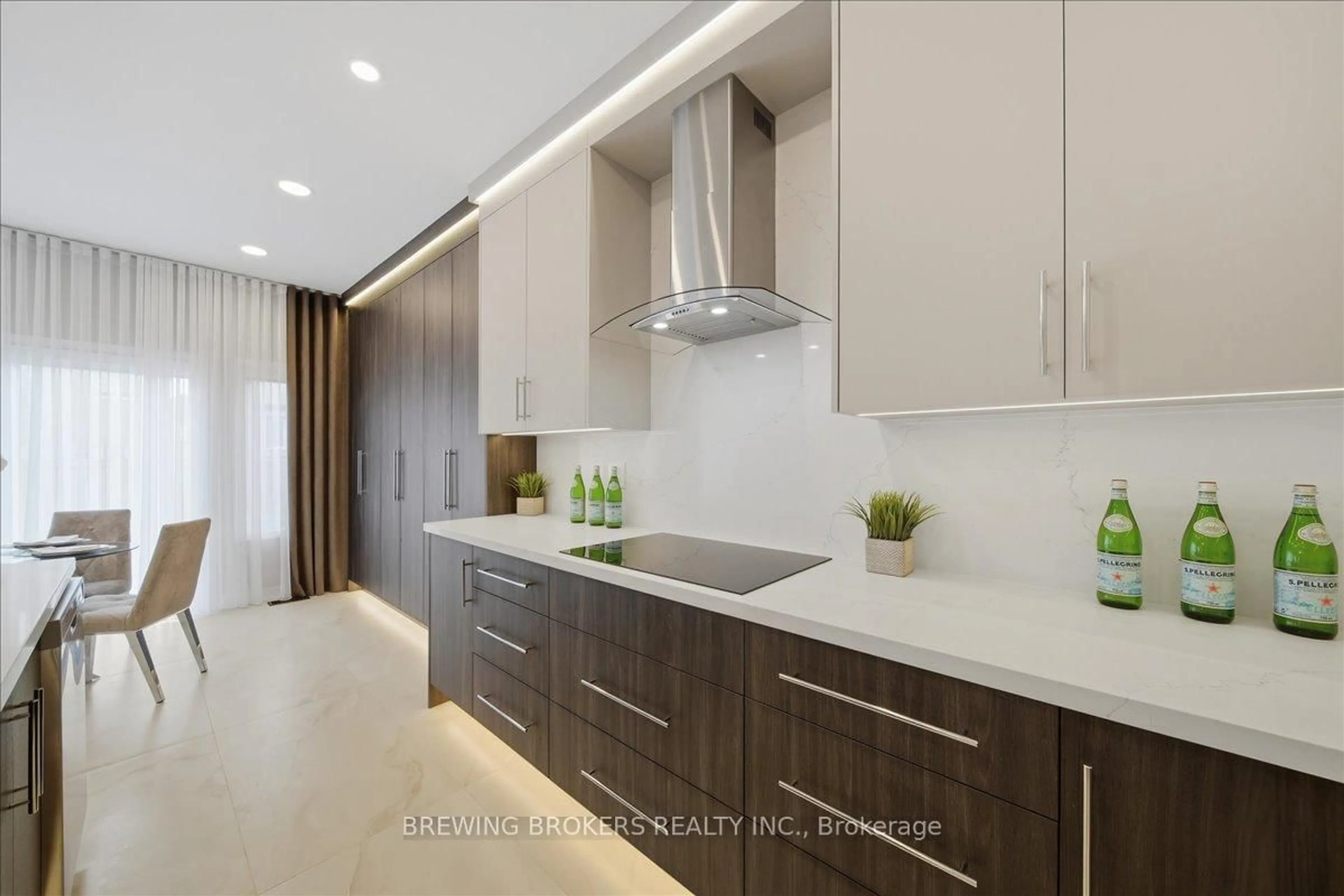 Contemporary kitchen, ceramic/tile floor for 977 Larter St, Innisfil Ontario L9S 0J9
