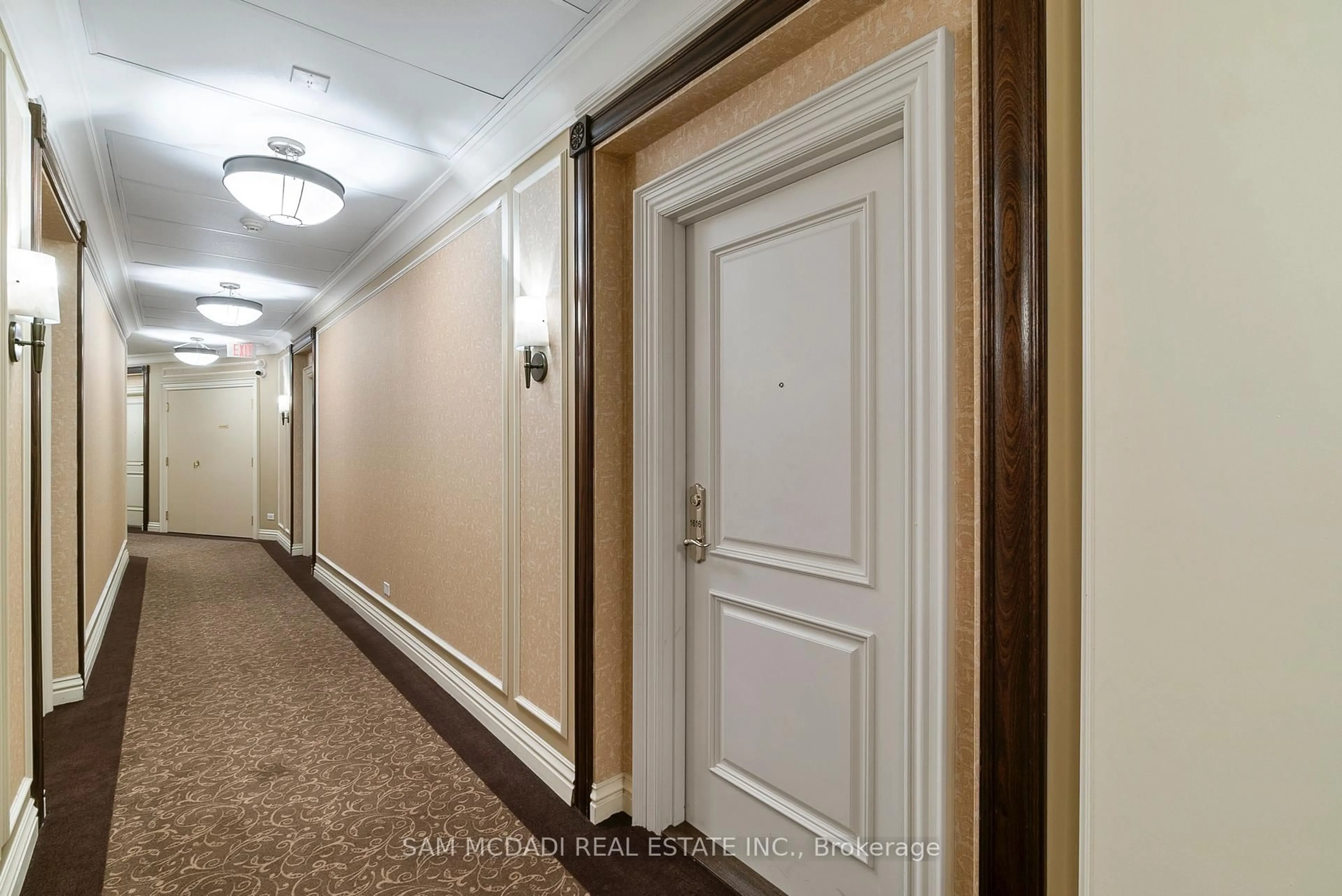 Indoor foyer for 9235 Jane St #1616, Vaughan Ontario L6A 0J8