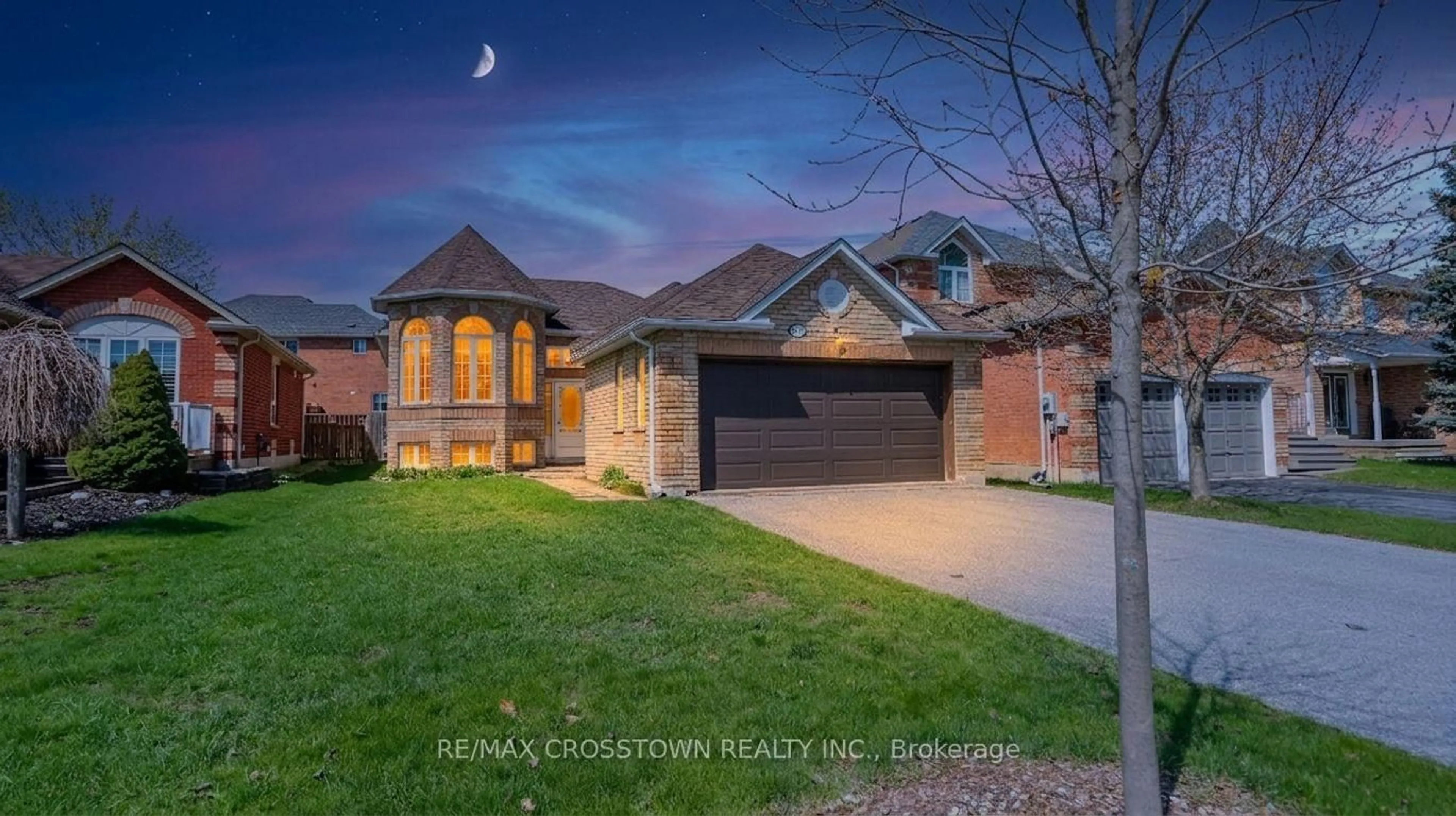 Home with brick exterior material, street for 1840 Mill St, Innisfil Ontario L9S 1Z9
