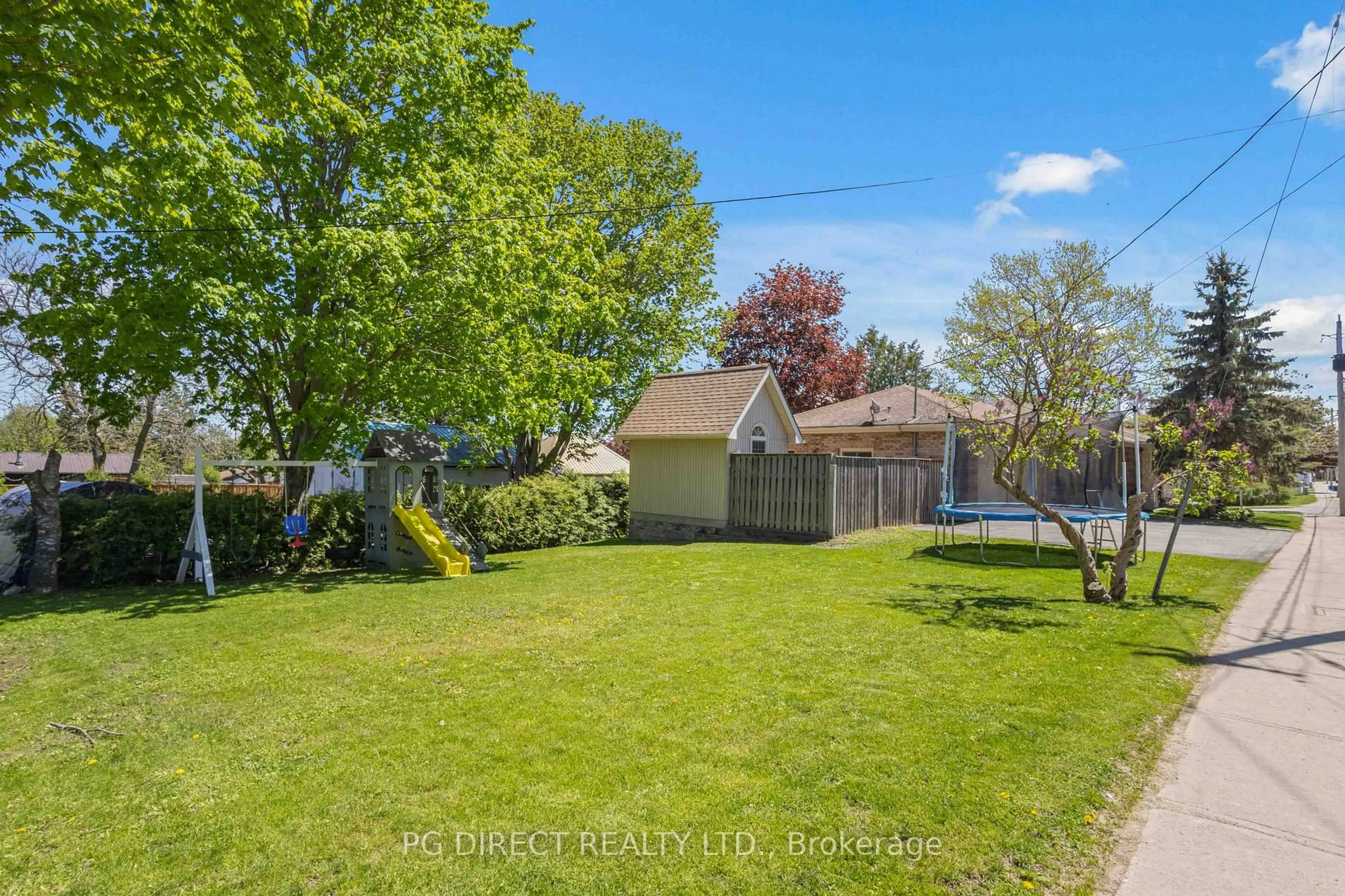 A pic from outside/outdoor area/front of a property/back of a property/a pic from drone, unknown for 42 Doble St, Brock Ontario L0C 1H0