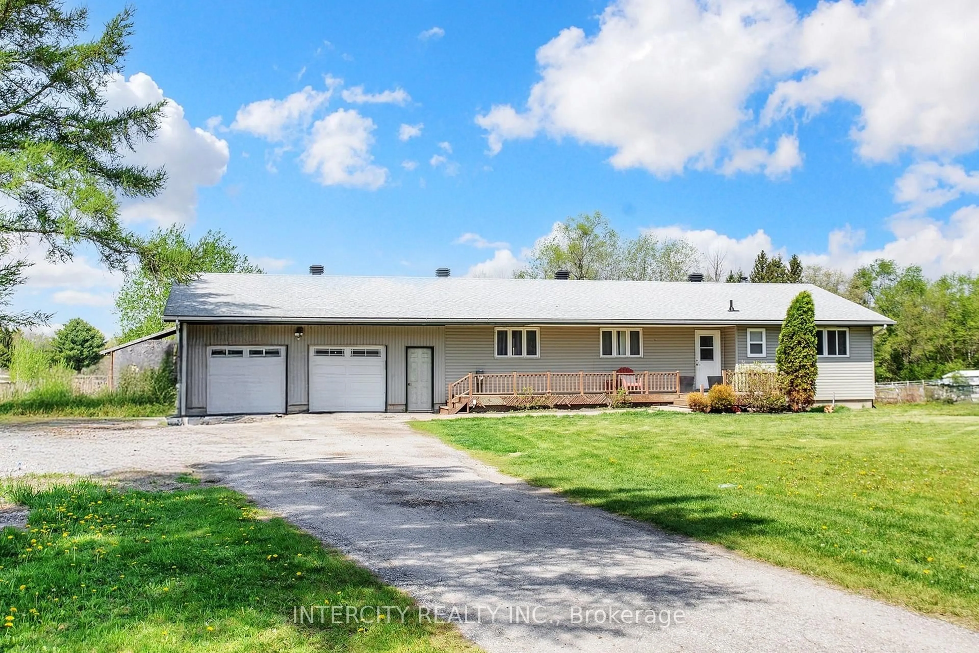 Home with vinyl exterior material, street for 2076 15th Sdrd, New Tecumseth Ontario L0G 1W0