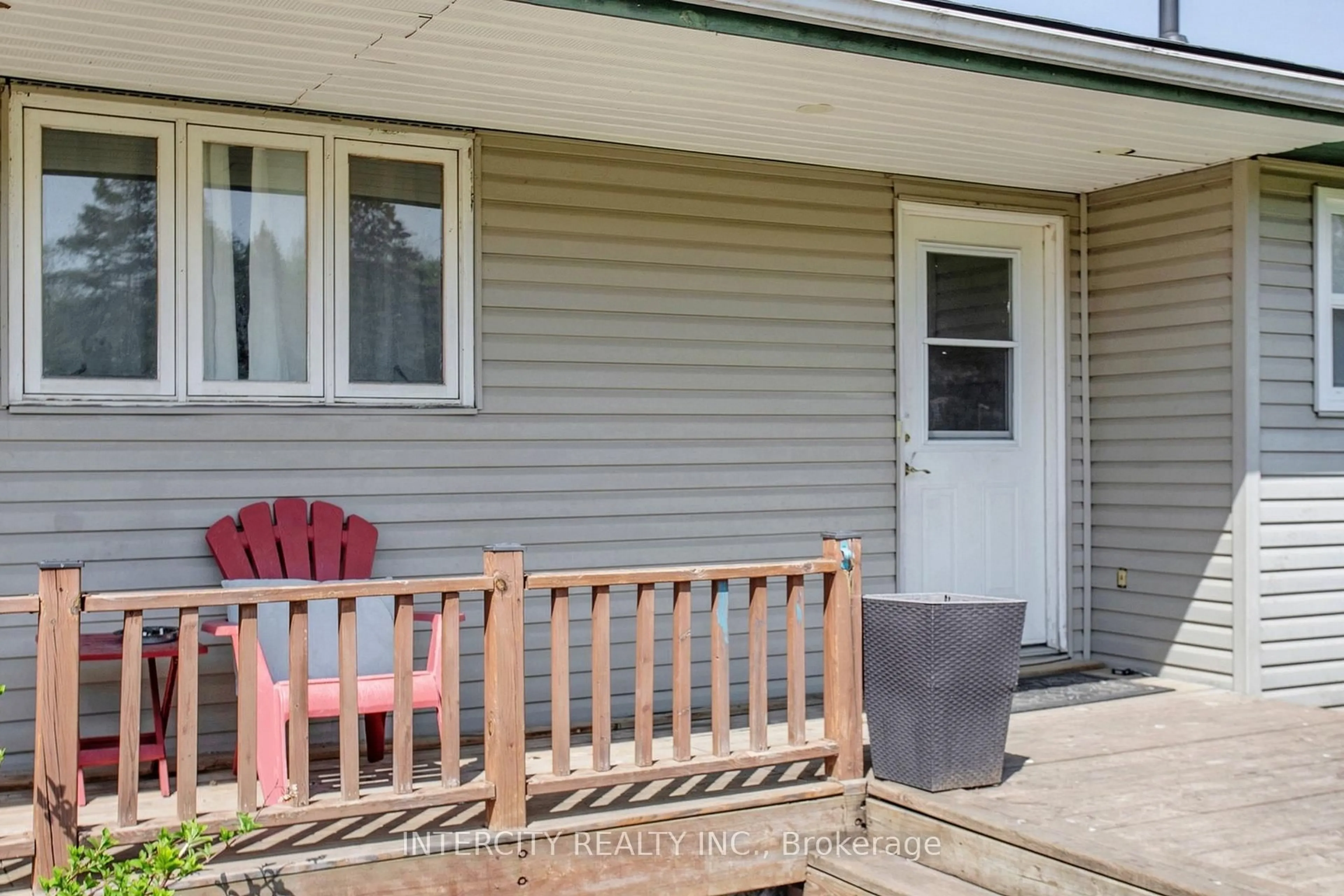 Home with vinyl exterior material, street for 2076 15th Sdrd, New Tecumseth Ontario L0G 1W0