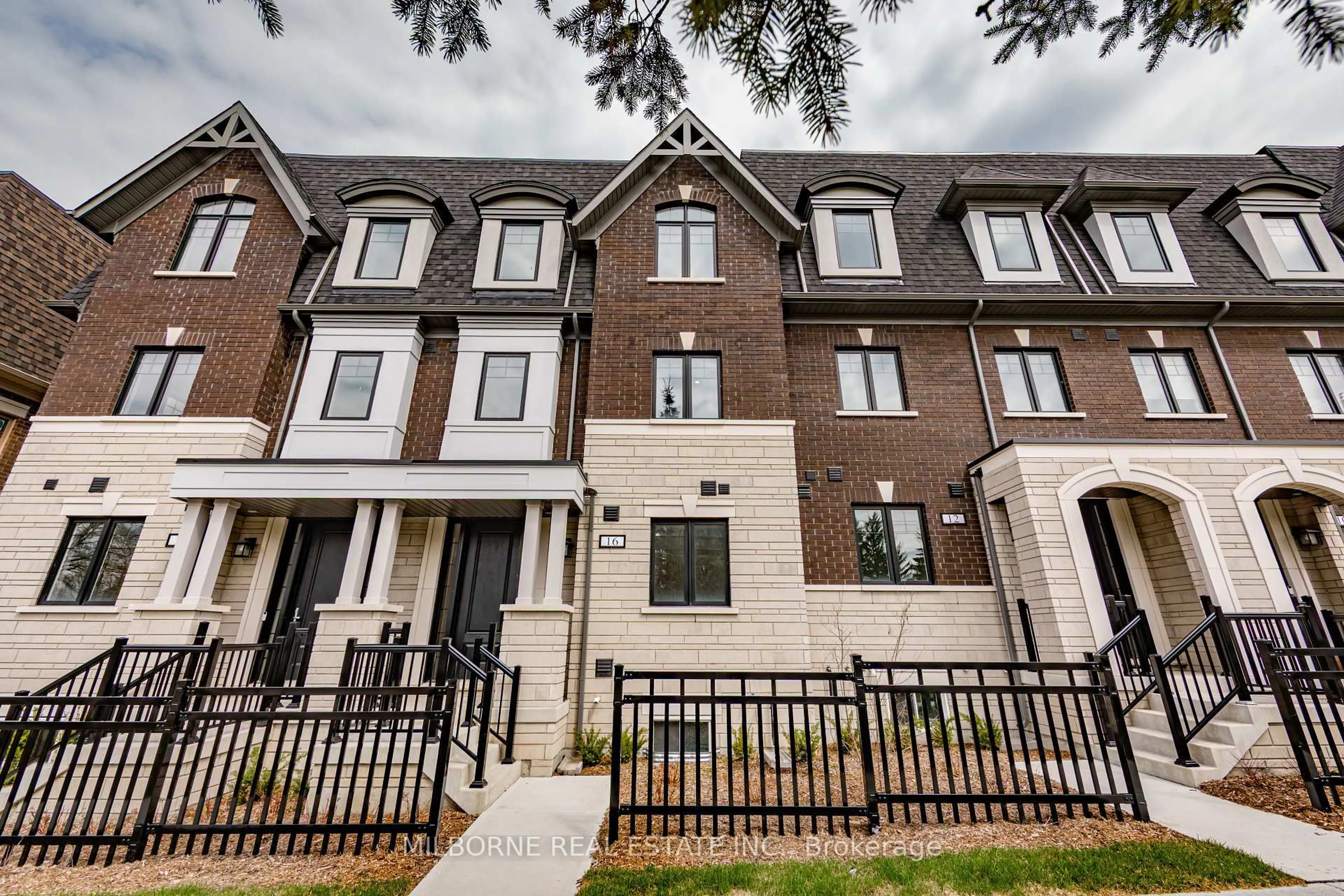 Home with brick exterior material, street for 16 Fred Beaton Pl, King Ontario L7B 1G2