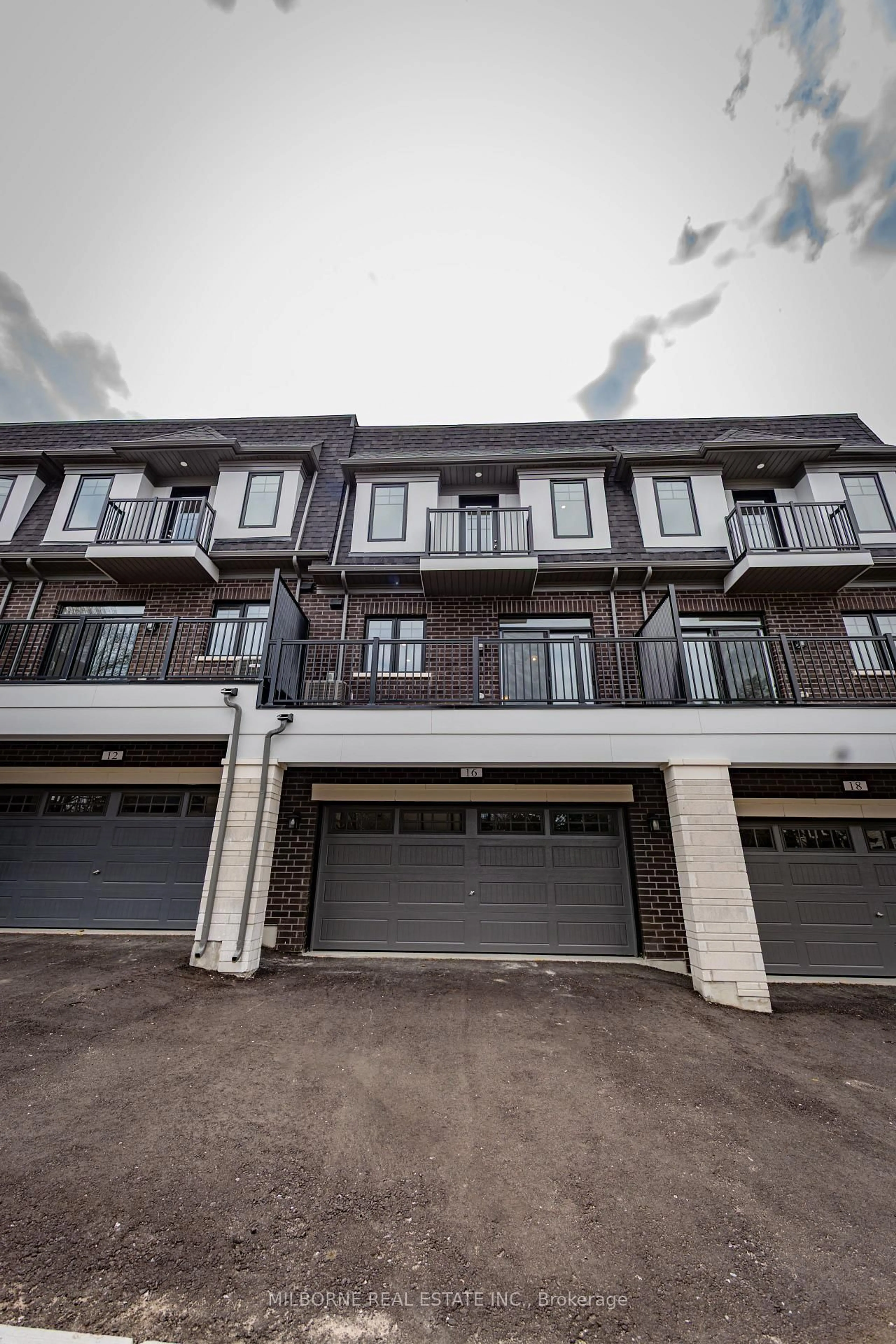 Unknown for 16 Fred Beaton Pl, King Ontario L7B 1G2