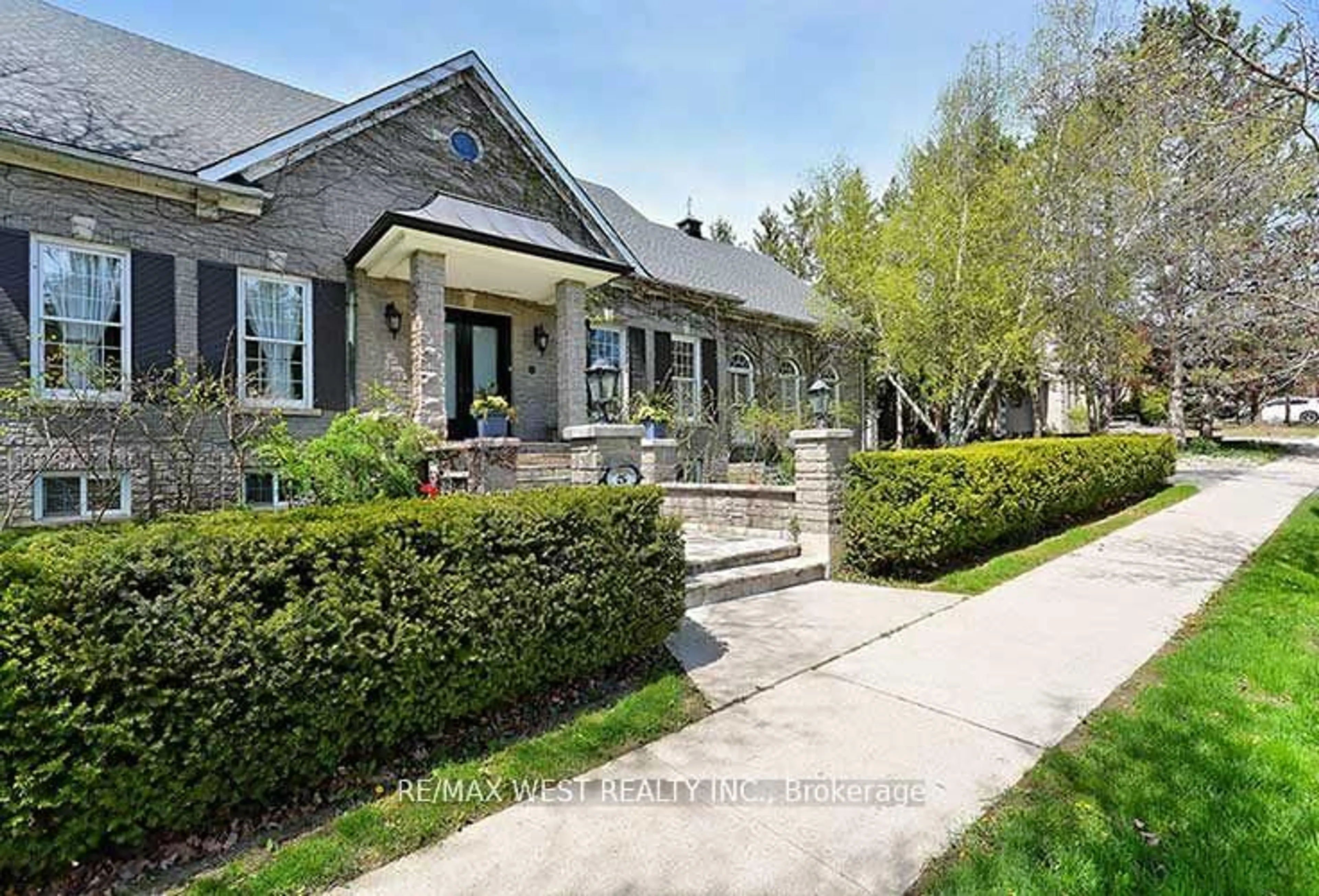 Home with brick exterior material, street for 5 Humberview Dr, Vaughan Ontario L4H 1B1