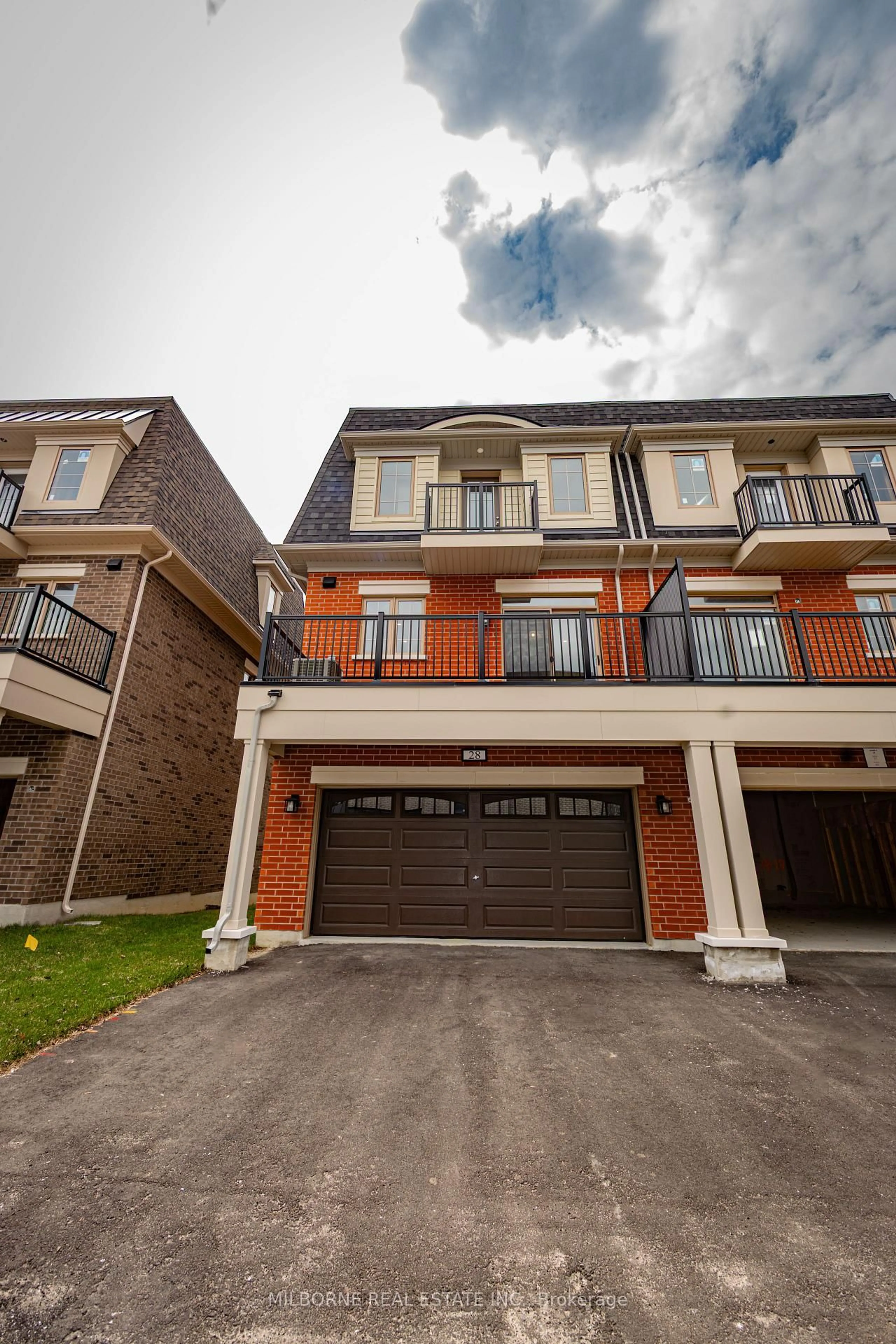 Home with brick exterior material, street for 28 Fred Beaton Pl, King Ontario L7B 1G2