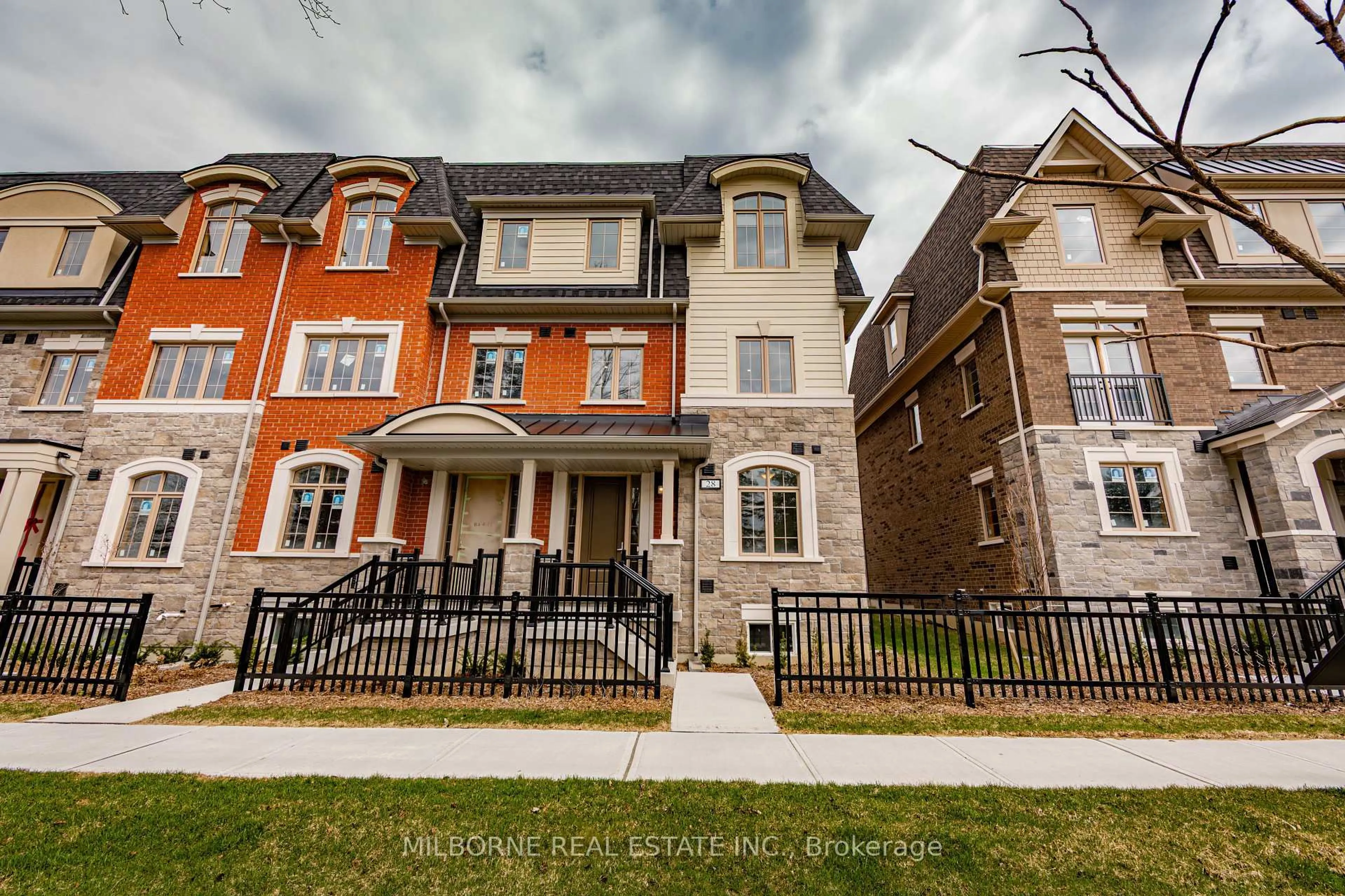 Home with brick exterior material, street for 28 Fred Beaton Pl, King Ontario L7B 1G2