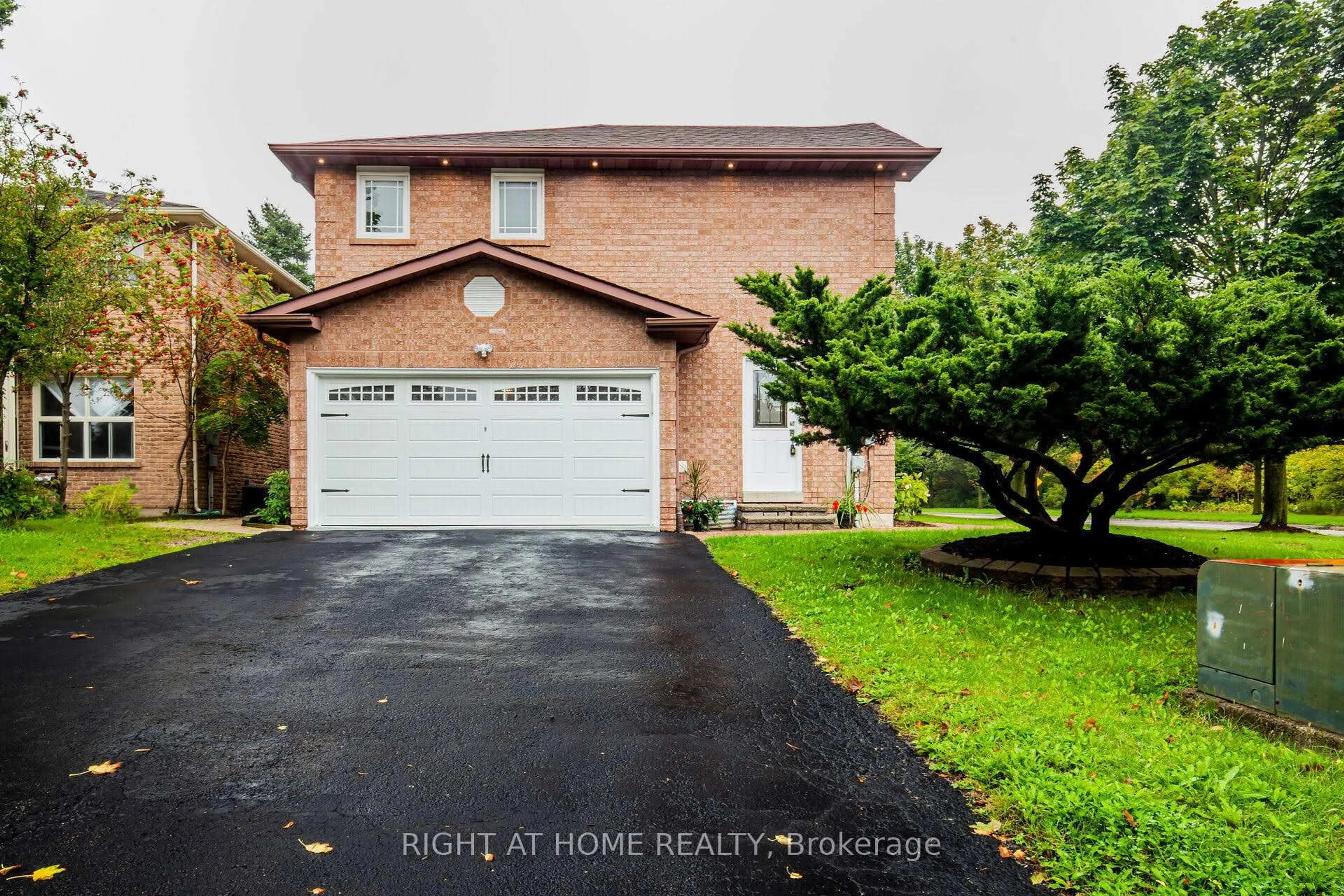 Home with brick exterior material, street for 1 Tiffany Gate, Richmond Hill Ontario L4C 6W7