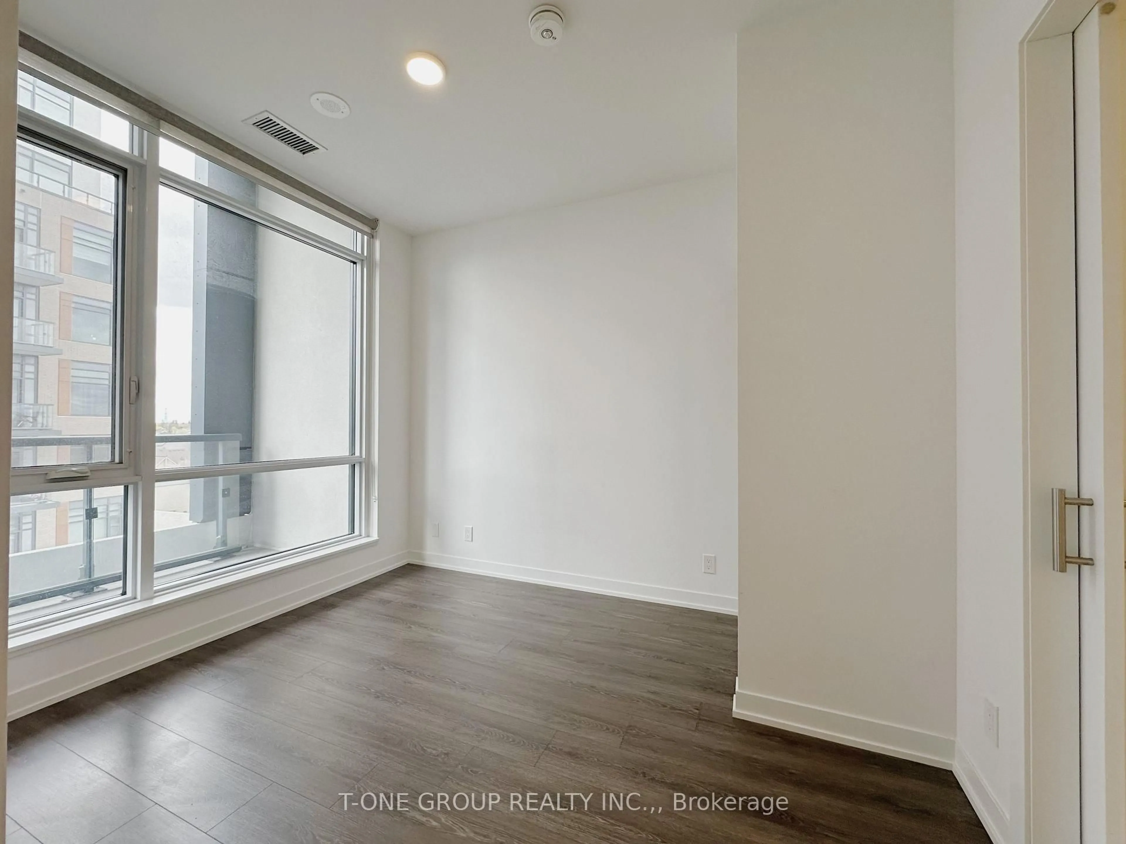 A pic of a room for 7950 Bathurst St #602, Vaughan Ontario L4J 0L4