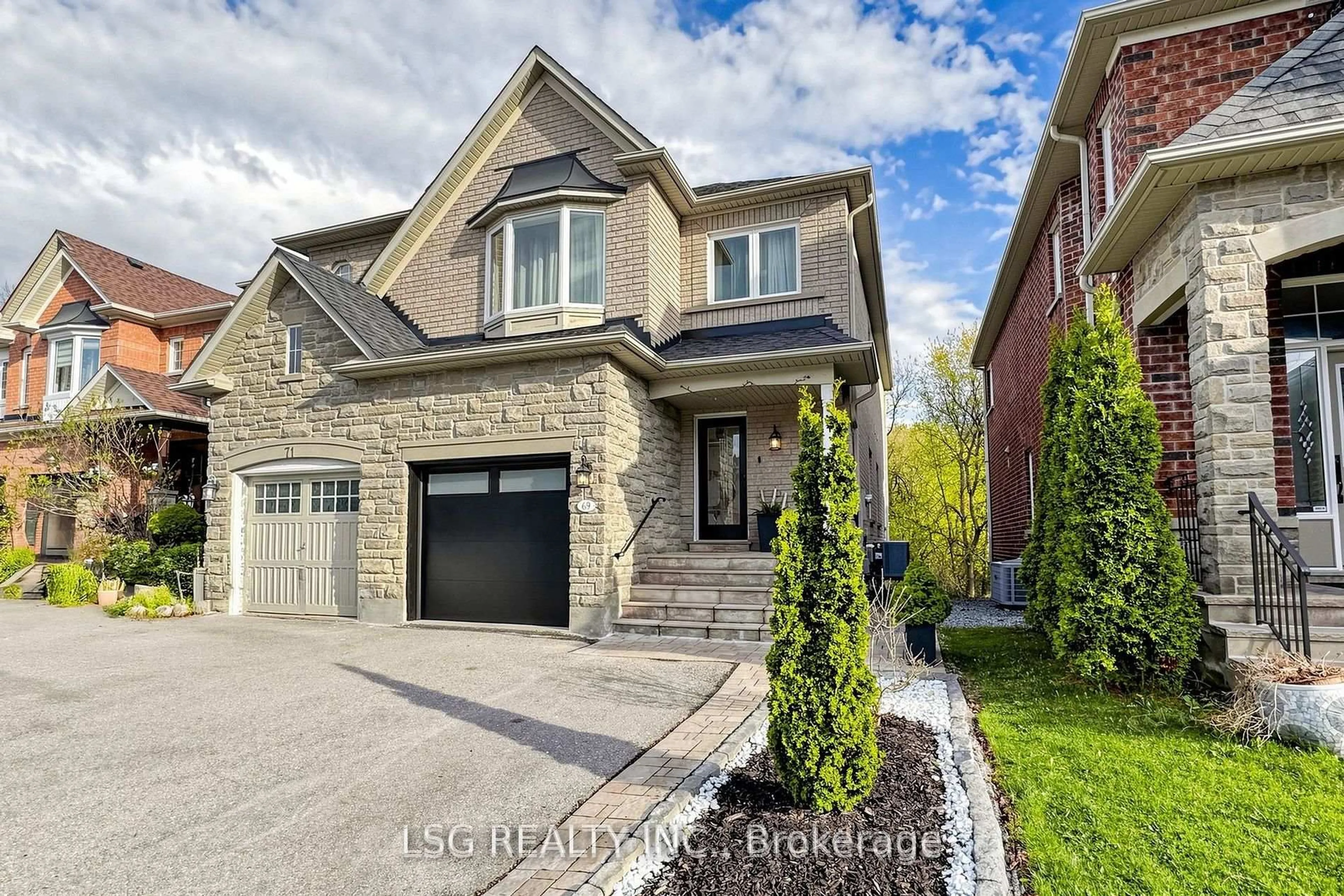 Home with brick exterior material, street for 69 Gamble Glen Cres, Richmond Hill Ontario L4S 2T3