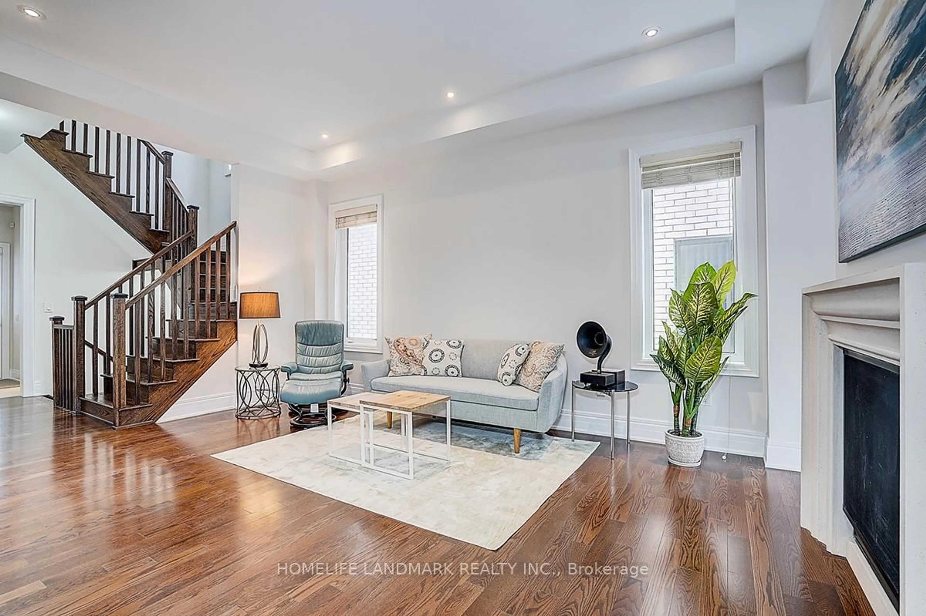 Living room with furniture, unknown for 17 Horse Rake Rd, Vaughan Ontario L6A 4X5