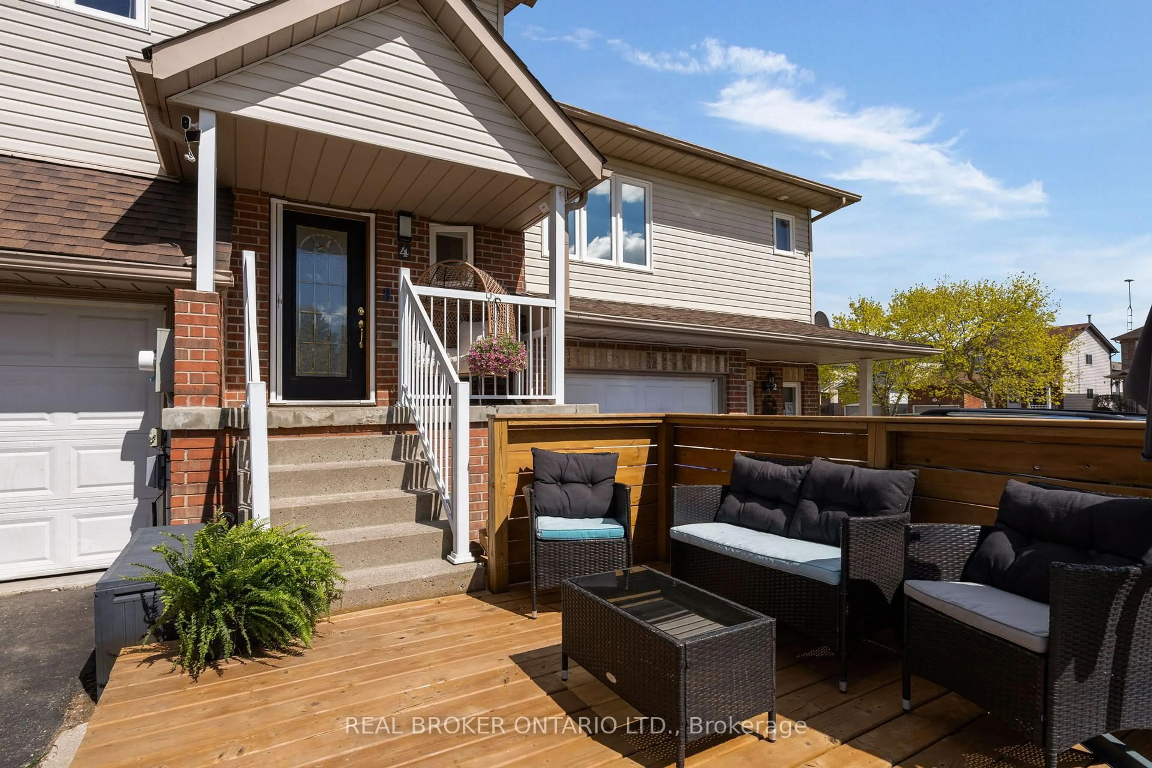 Unknown for 4 Parkside Cres, Essa Ontario L0M 1B3