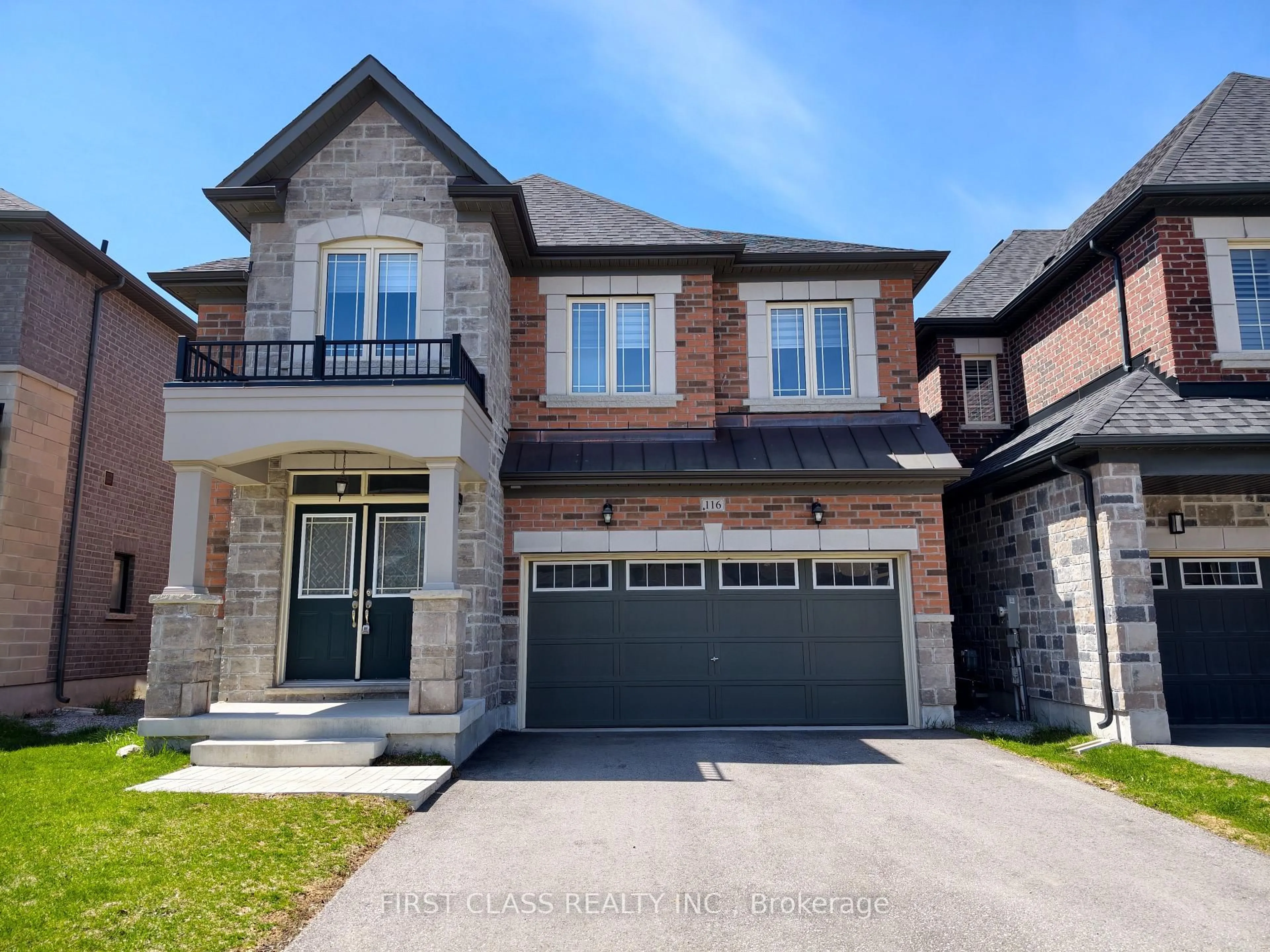 Home with brick exterior material, street for 116 Carriage Shop Bend, East Gwillimbury Ontario L9N 0Y3