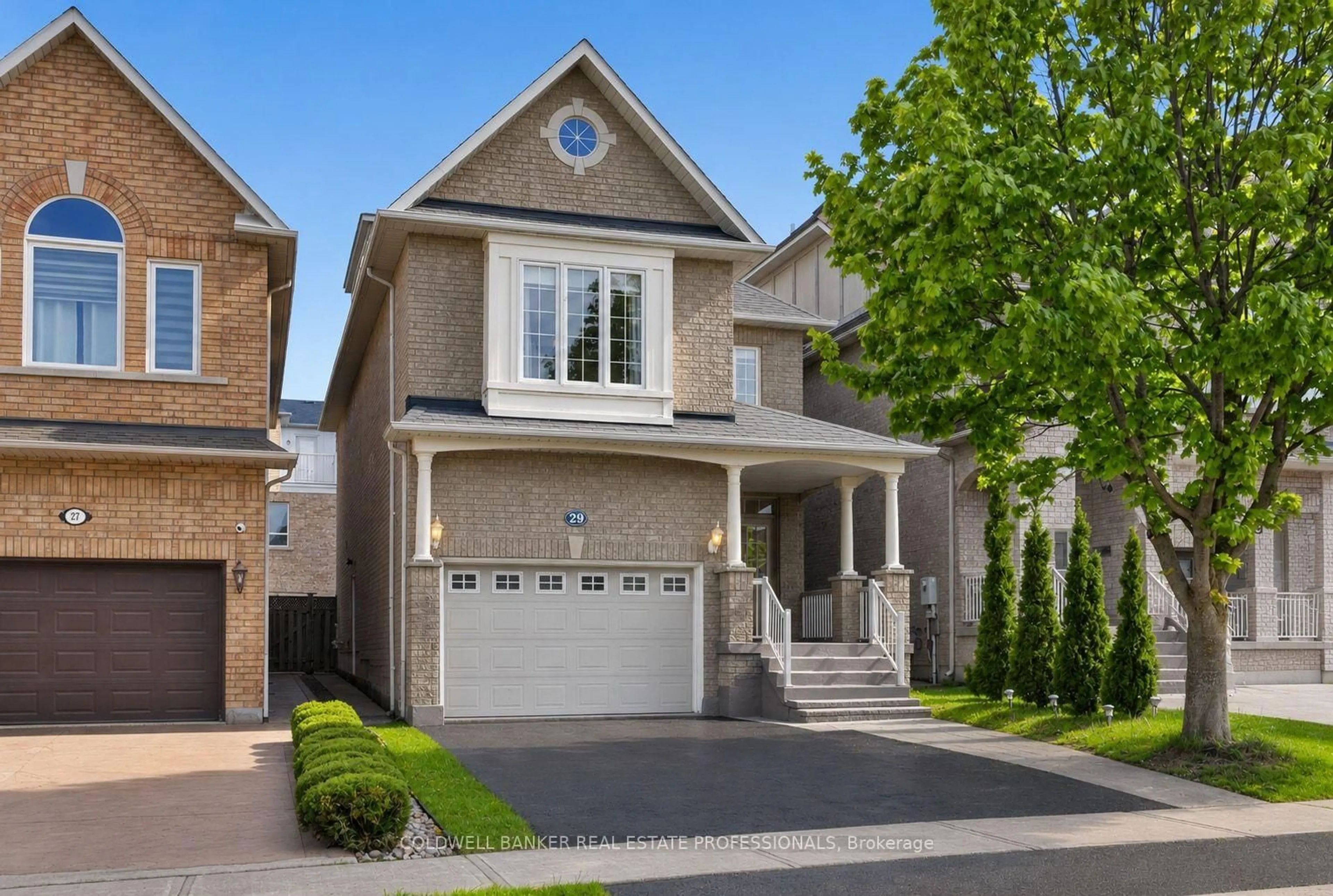 Home with brick exterior material, street for 29 Bentwood Cres, Vaughan Ontario L4J 8R3