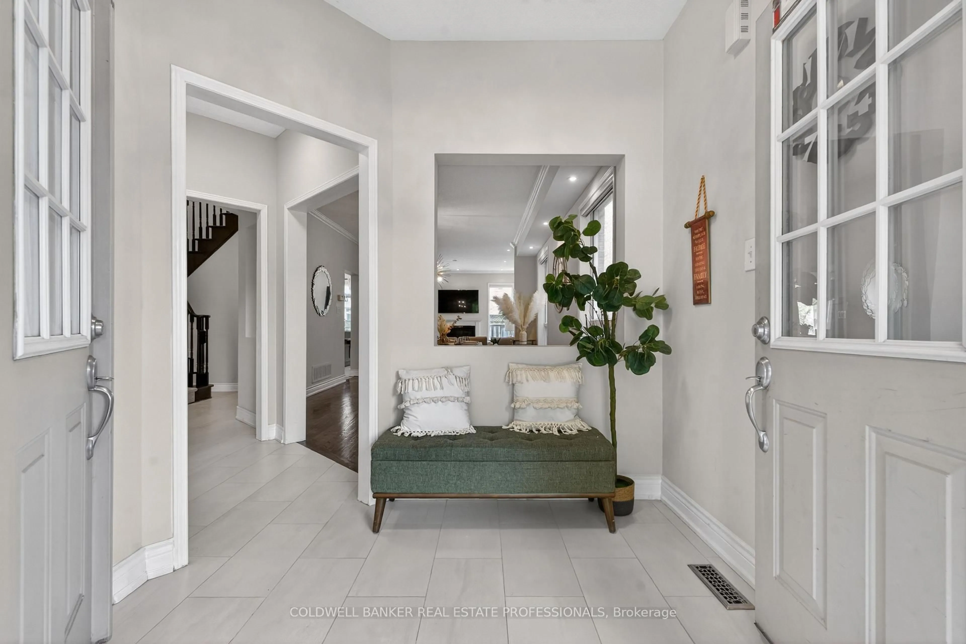 Indoor entryway for 29 Bentwood Cres, Vaughan Ontario L4J 8R3