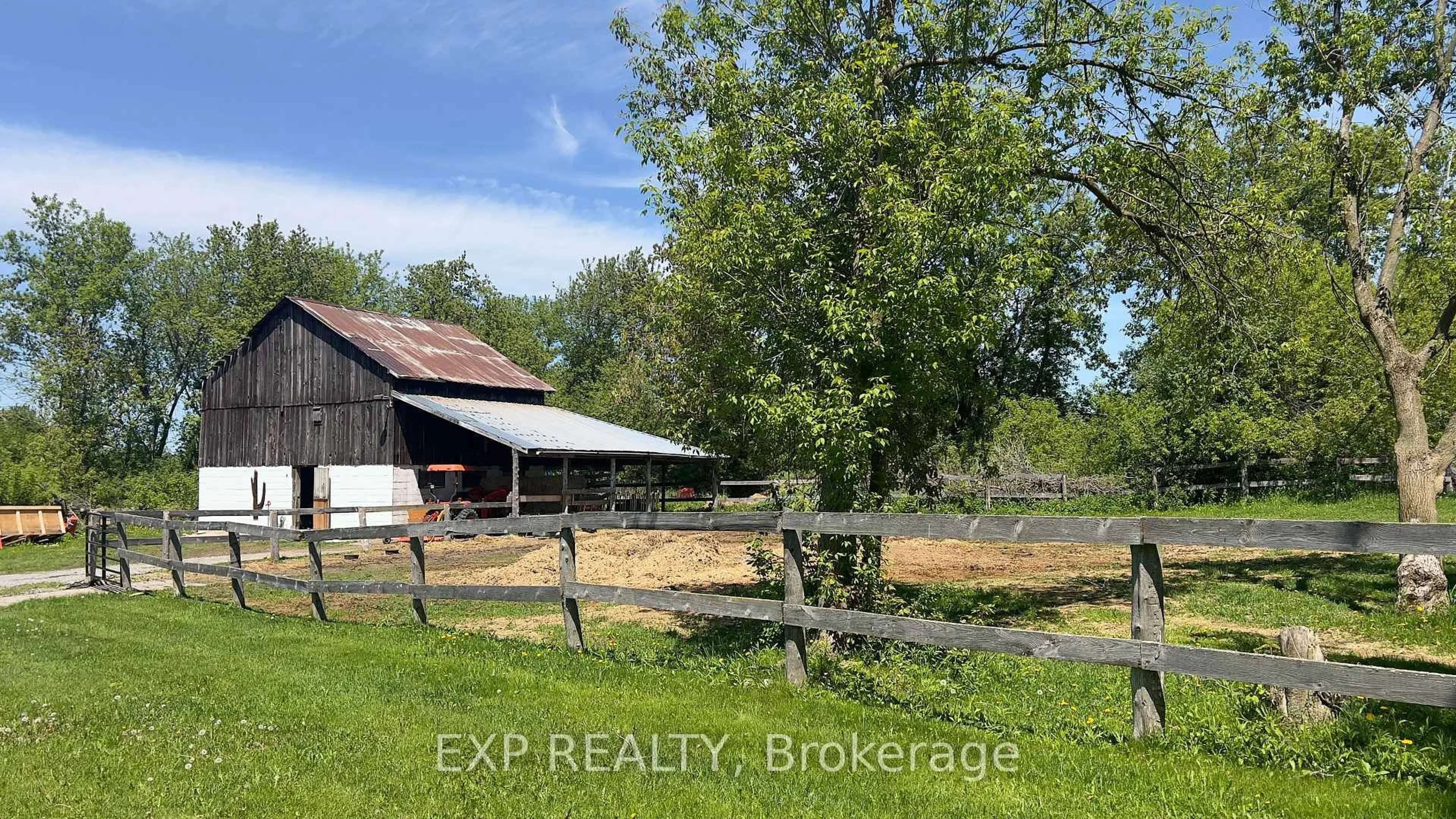 A pic from outside/outdoor area/front of a property/back of a property/a pic from drone, building for 14489 Regional Rd 39 Rd, Uxbridge Ontario L0E 1T0