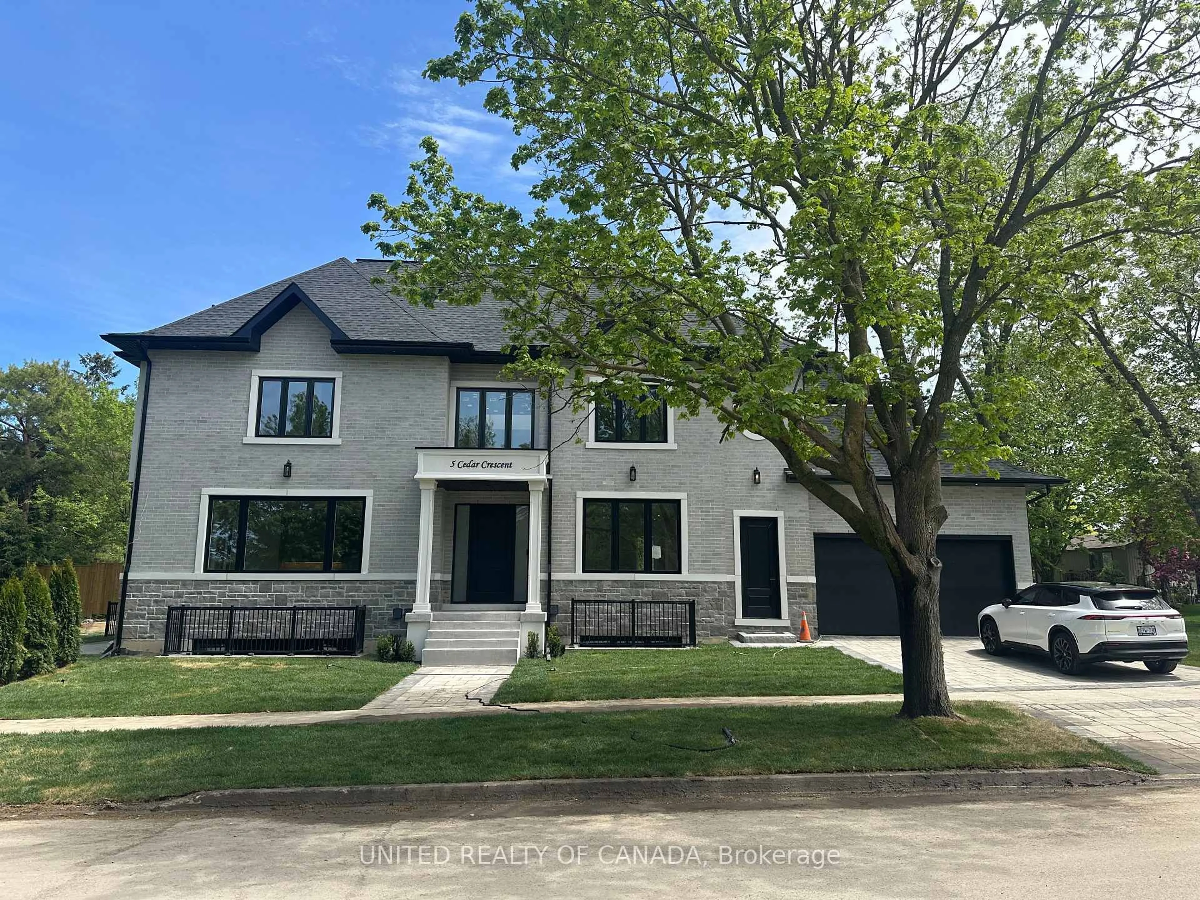 Home with brick exterior material, street for 5 Cedar Cres, Aurora Ontario L4G 3J7