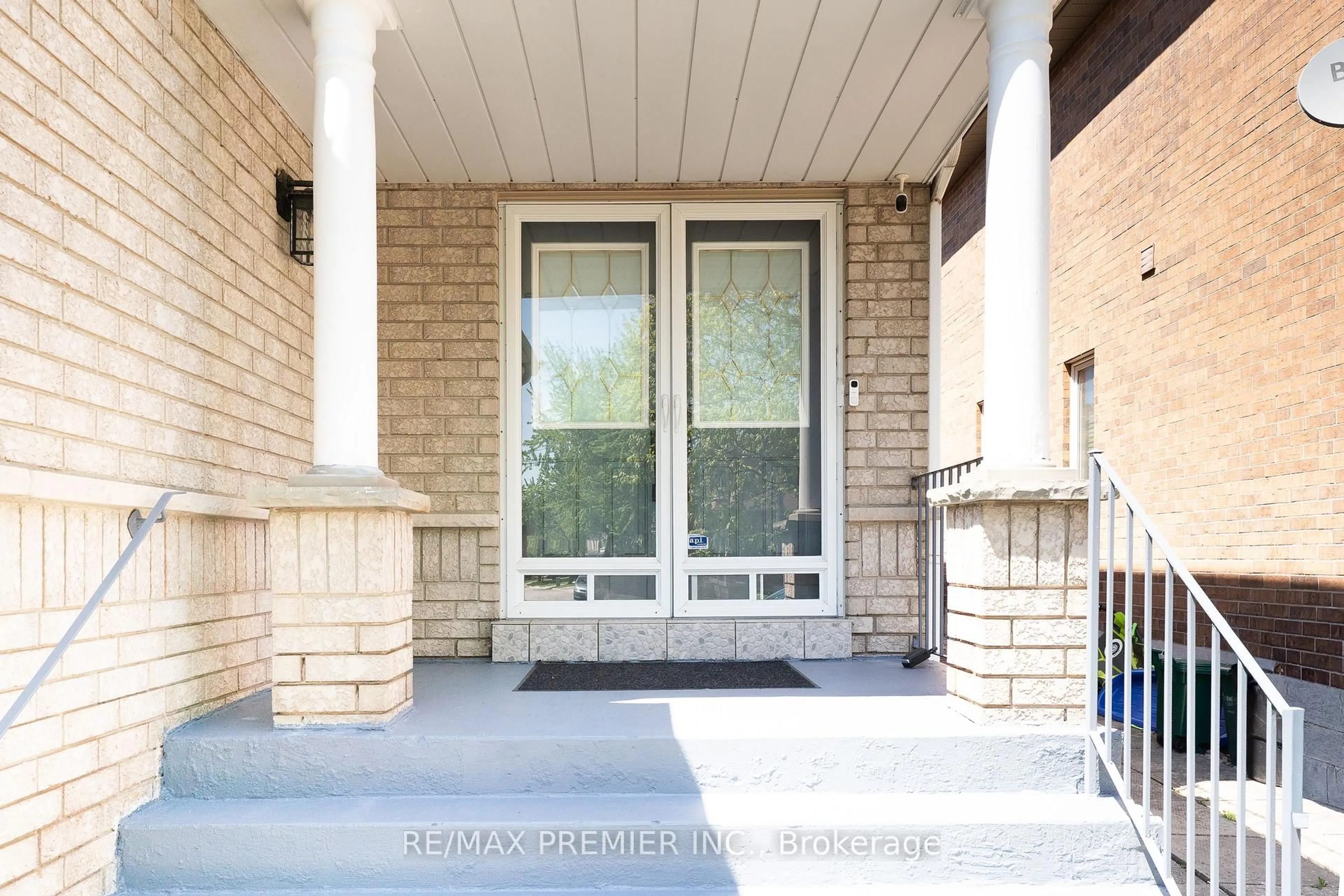 Unknown for 22 Laura Sabrina Dr, Vaughan Ontario L4H 1M6