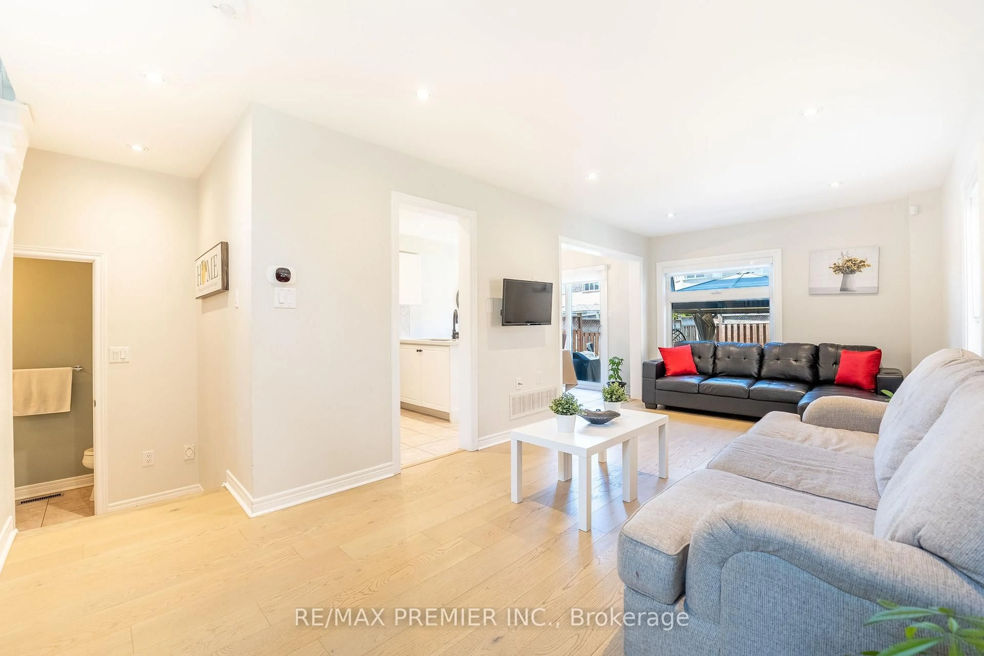 Living room with furniture, unknown for 22 Laura Sabrina Dr, Vaughan Ontario L4H 1M6