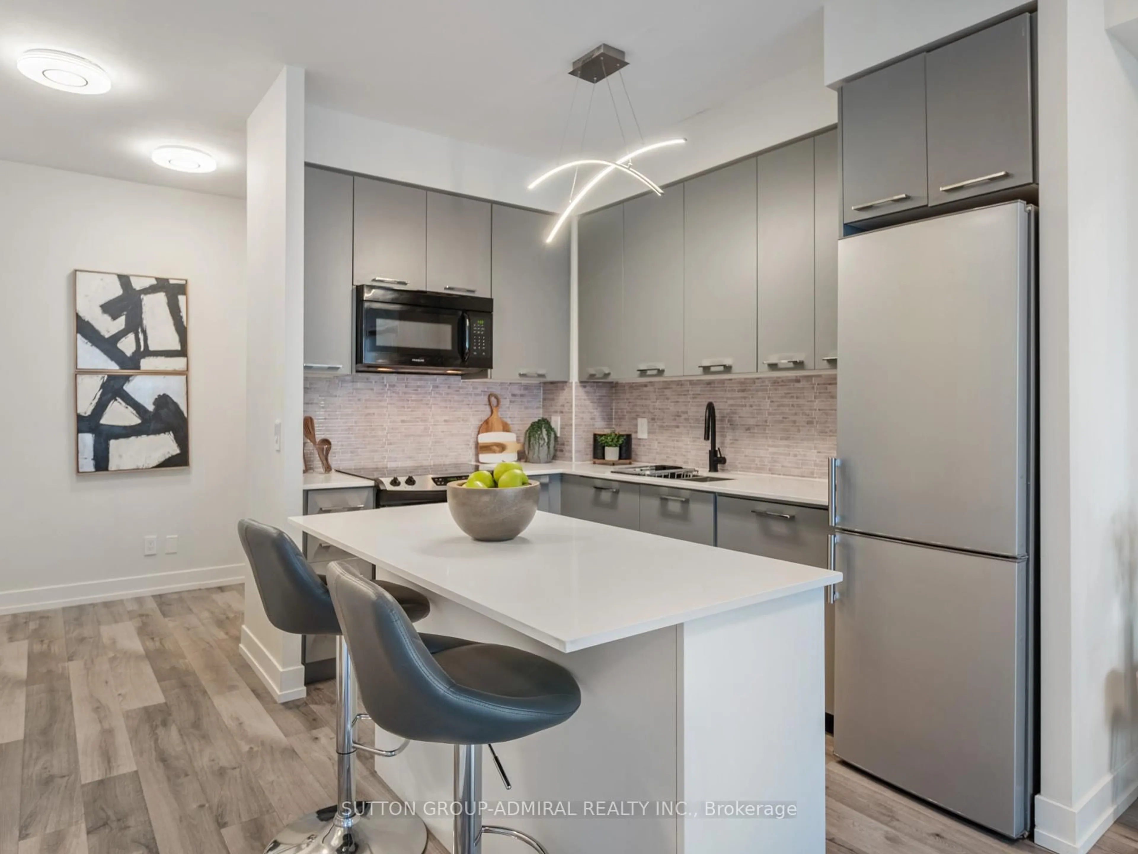 Contemporary kitchen, ceramic/tile floor for 9471 Yonge St #813, Richmond Hill Ontario L4C 0Z5