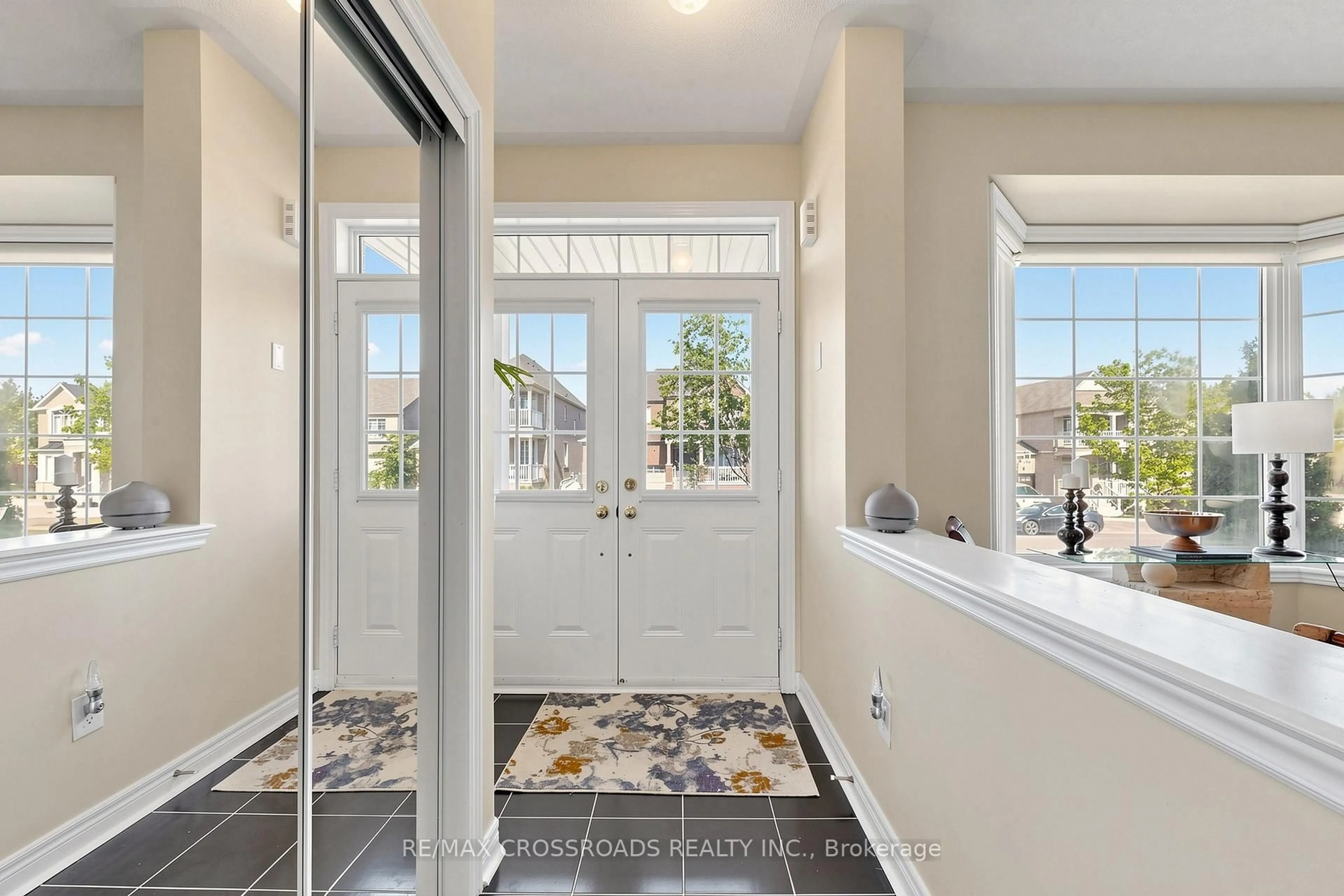 Indoor entryway for 334 williamson Rd, Markham Ontario L6E 0H2