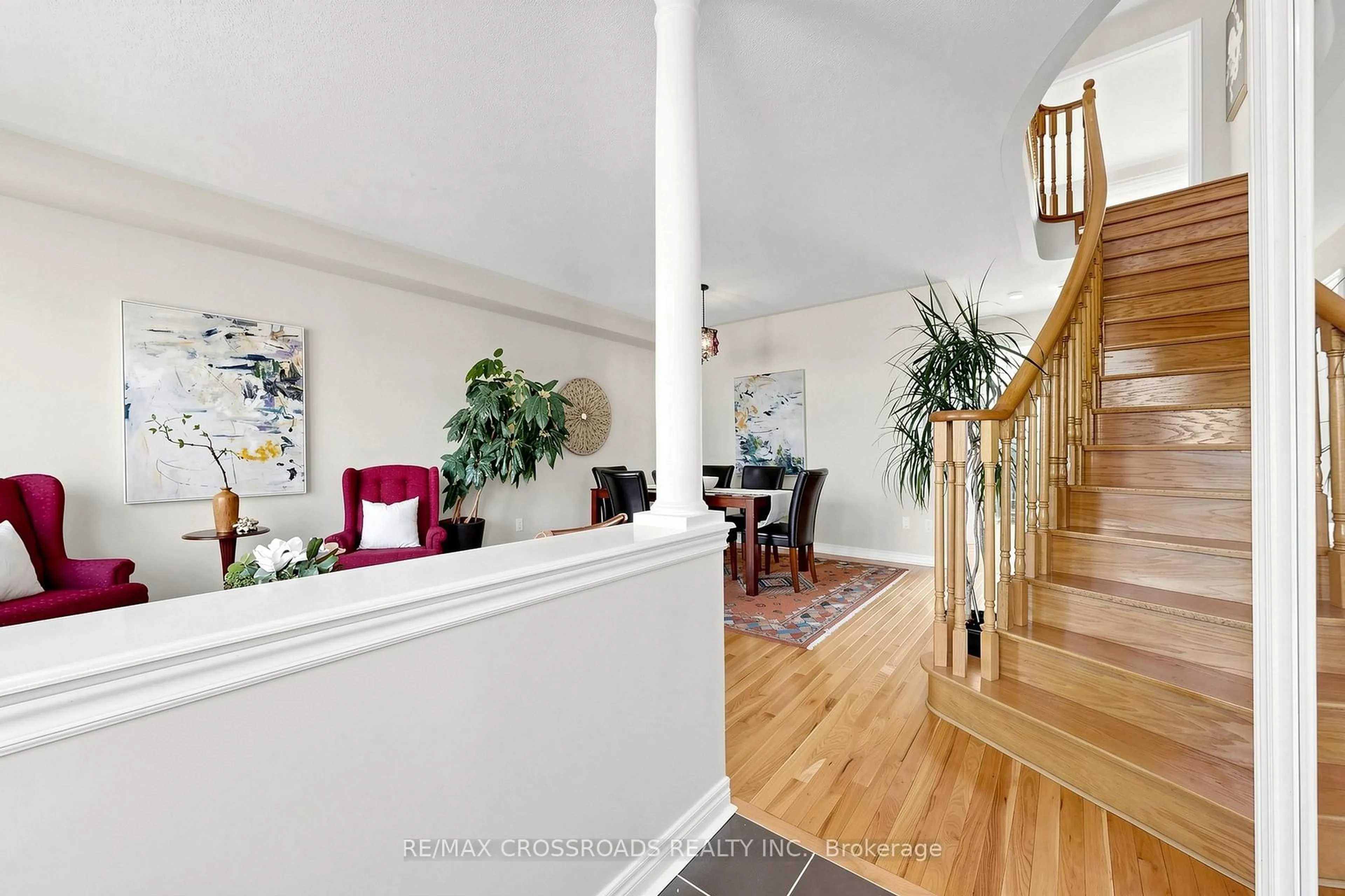 Indoor foyer for 334 williamson Rd, Markham Ontario L6E 0H2