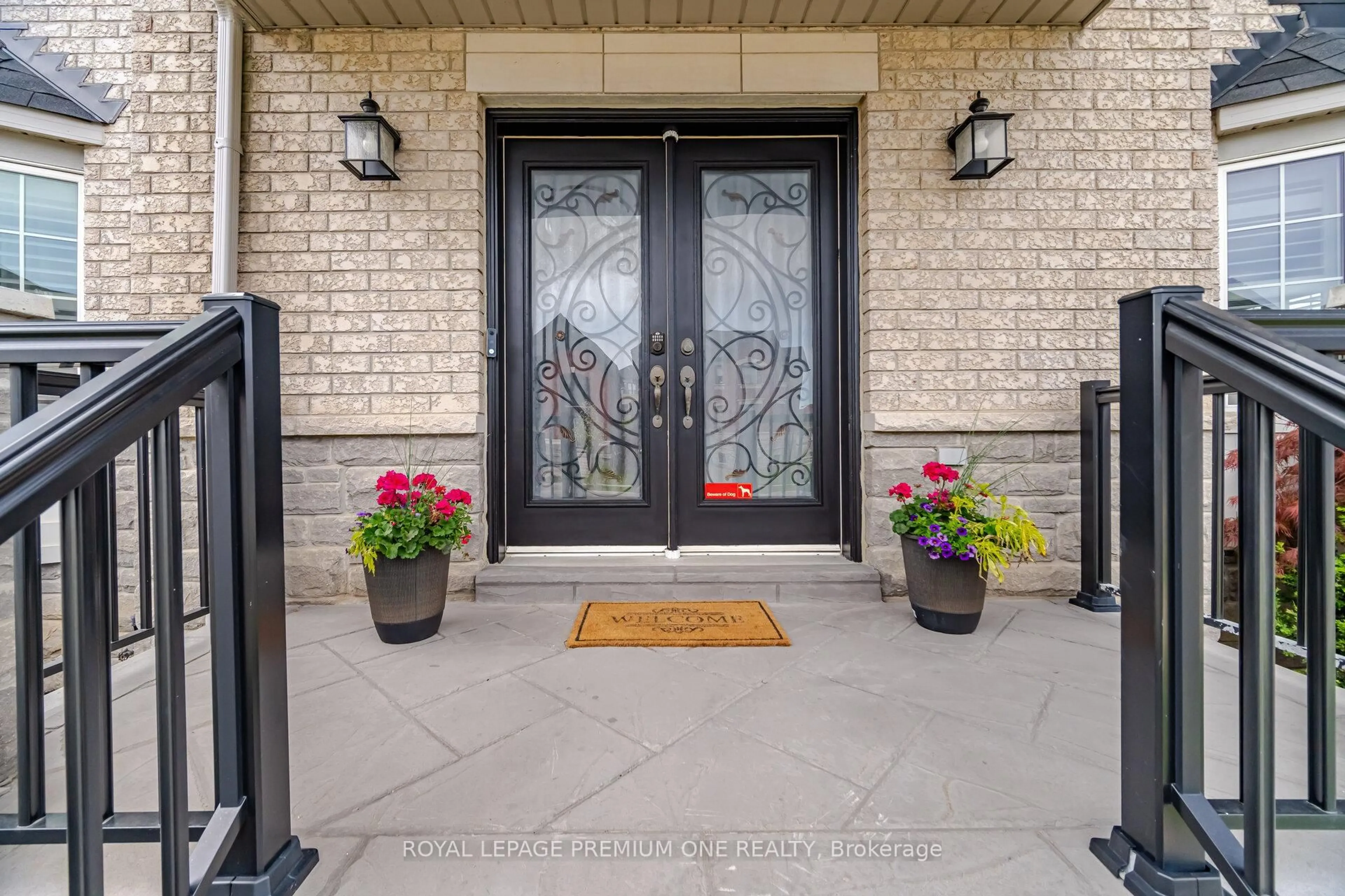 Indoor entryway for 95 Retreat Blvd, Vaughan Ontario L4H 0C2