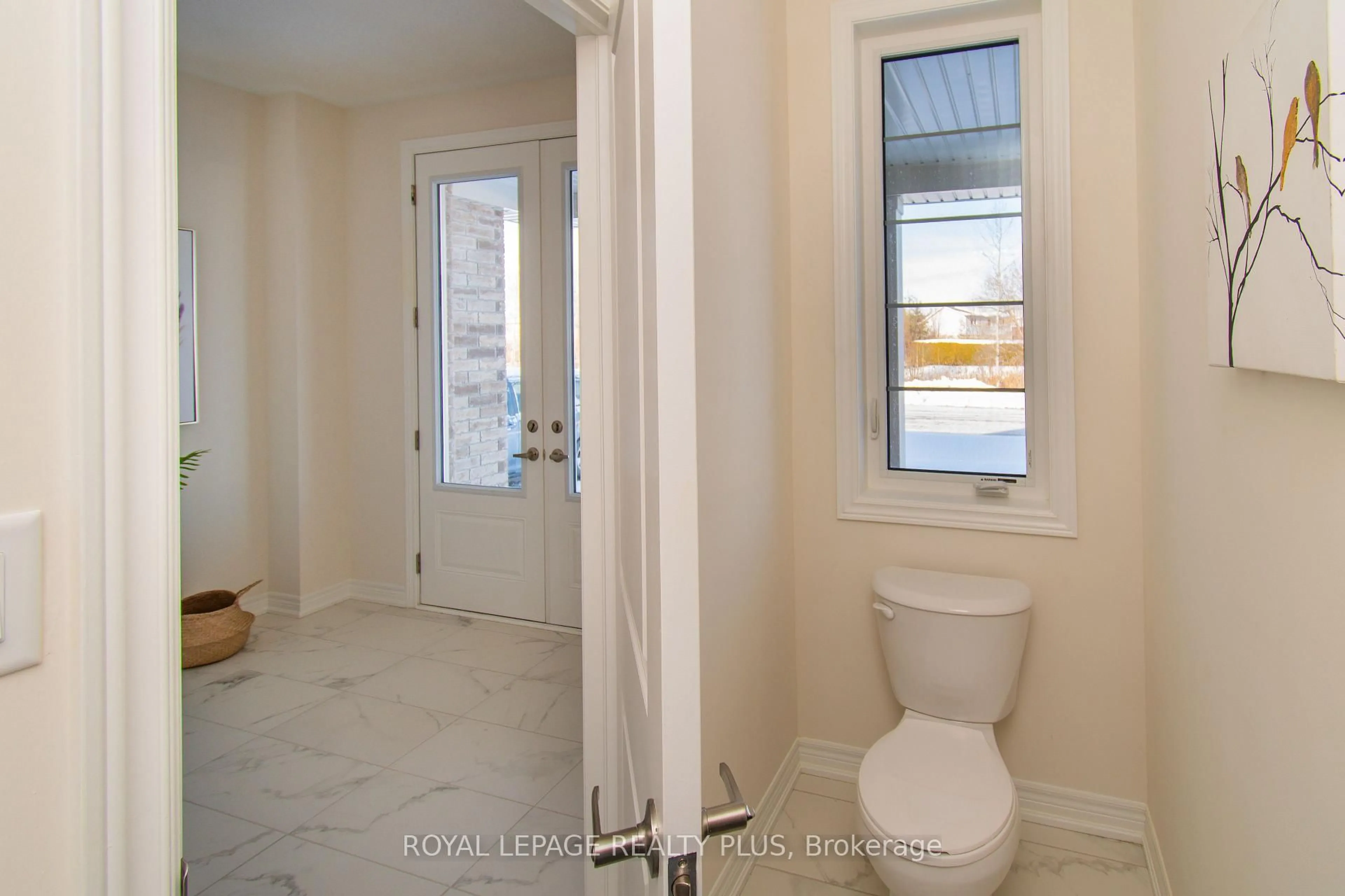 Unknown for 147 Dovedale Dr, Georgina Ontario L4P 0S6