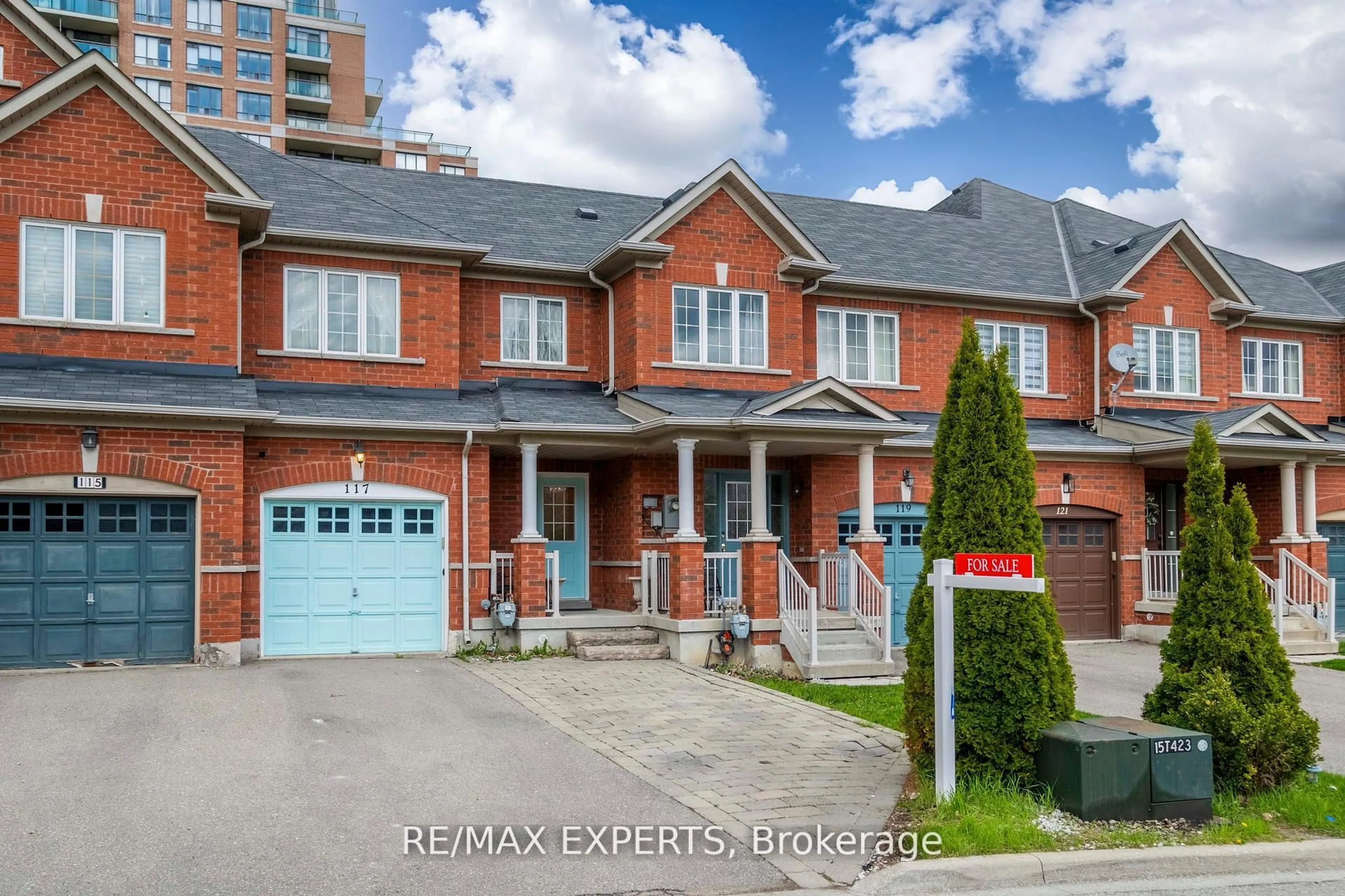 Home with brick exterior material, street for 117 Revelstoke Cres, Richmond Hill Ontario L4B 4T5