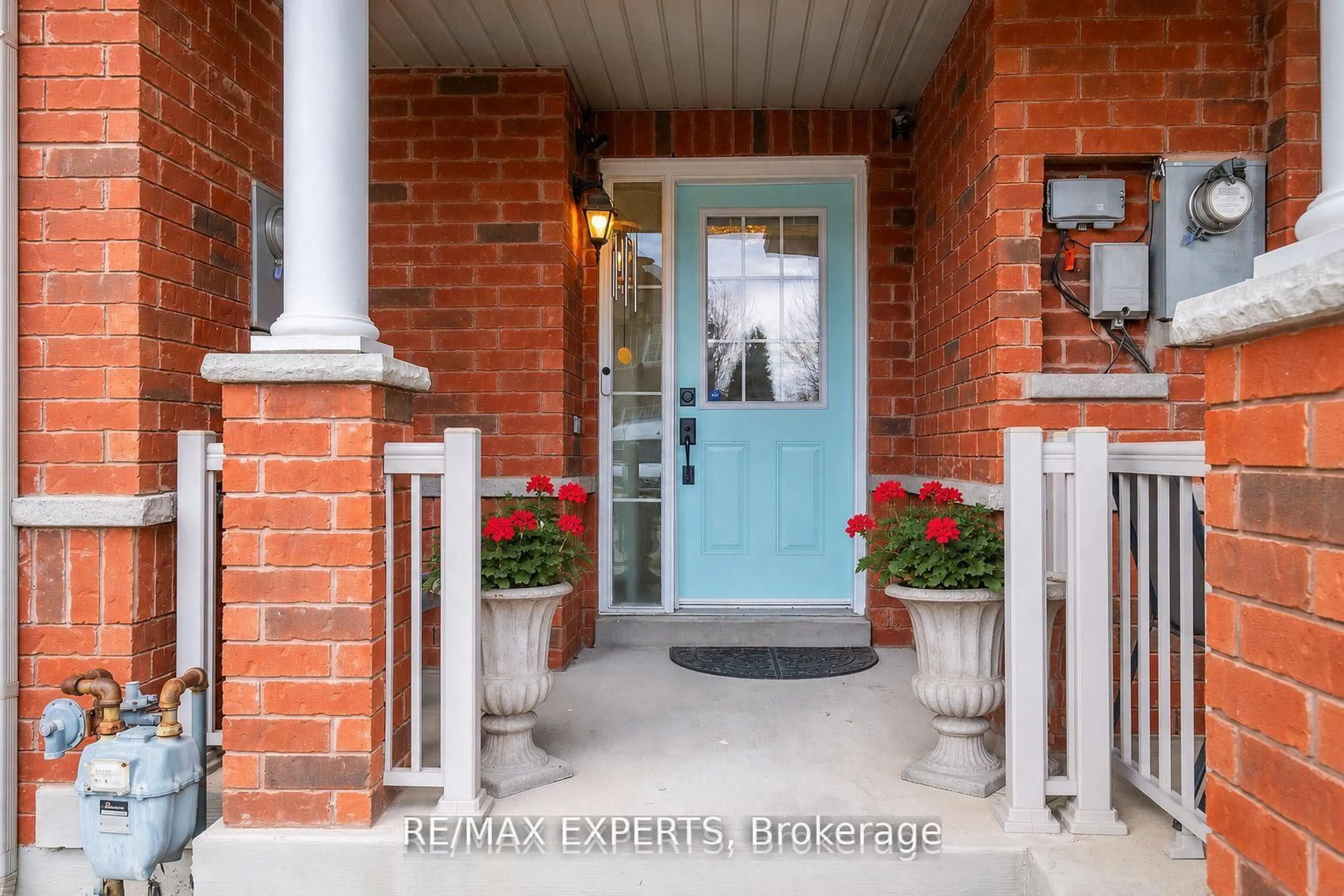 Indoor entryway for 117 Revelstoke Cres, Richmond Hill Ontario L4B 4T5