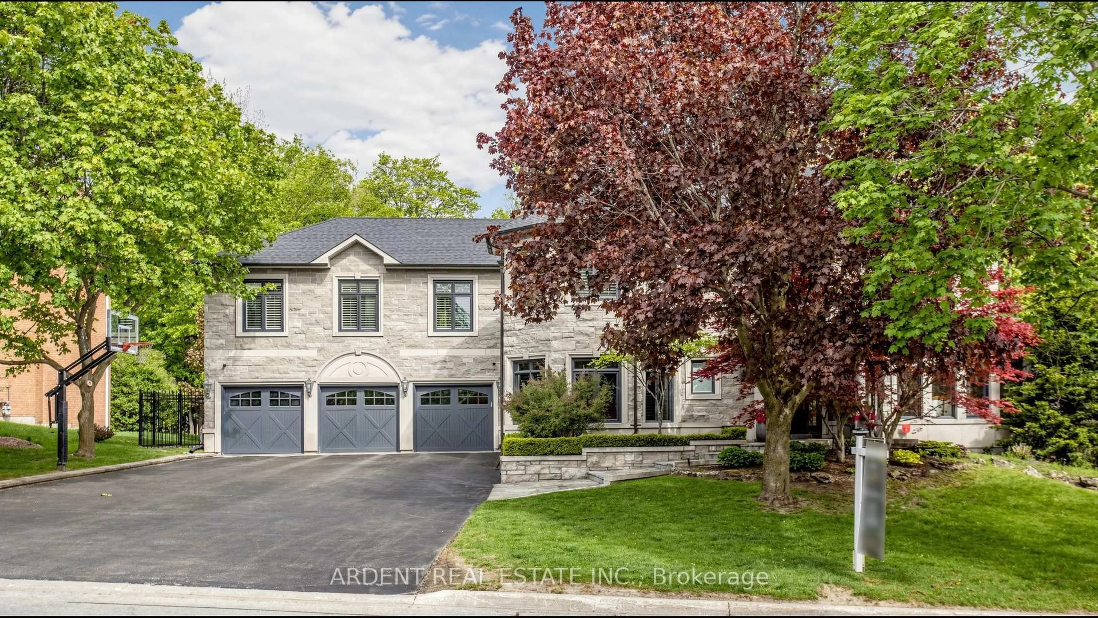 Home with brick exterior material, street for 156 Willow Farm Lane, Aurora Ontario L4G 6K5