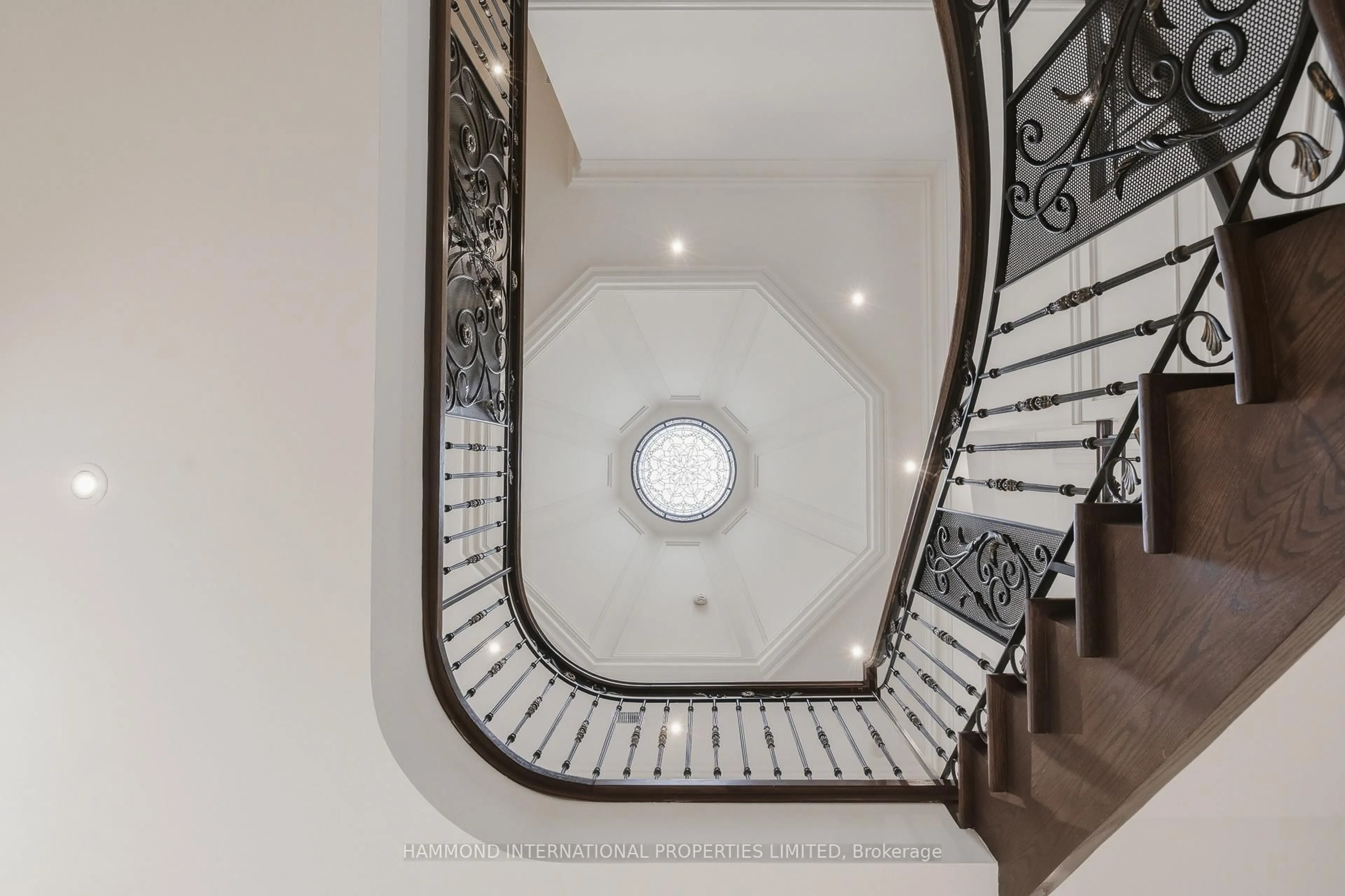Stairs for 40 Maryvale Cres, Richmond Hill Ontario L4C 6P8