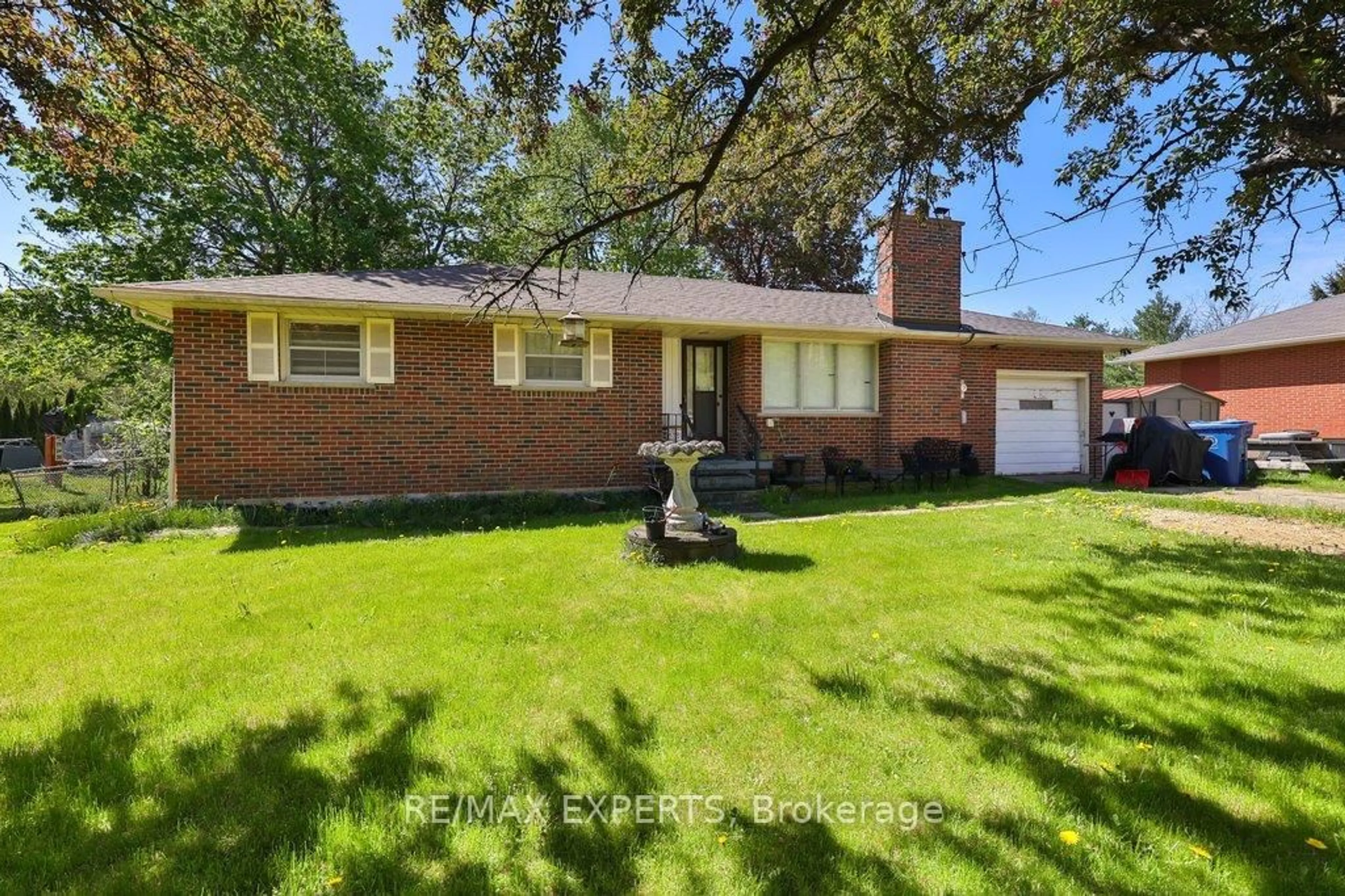 Home with brick exterior material, street for 6531 King Rd, King Ontario L0G 1N0