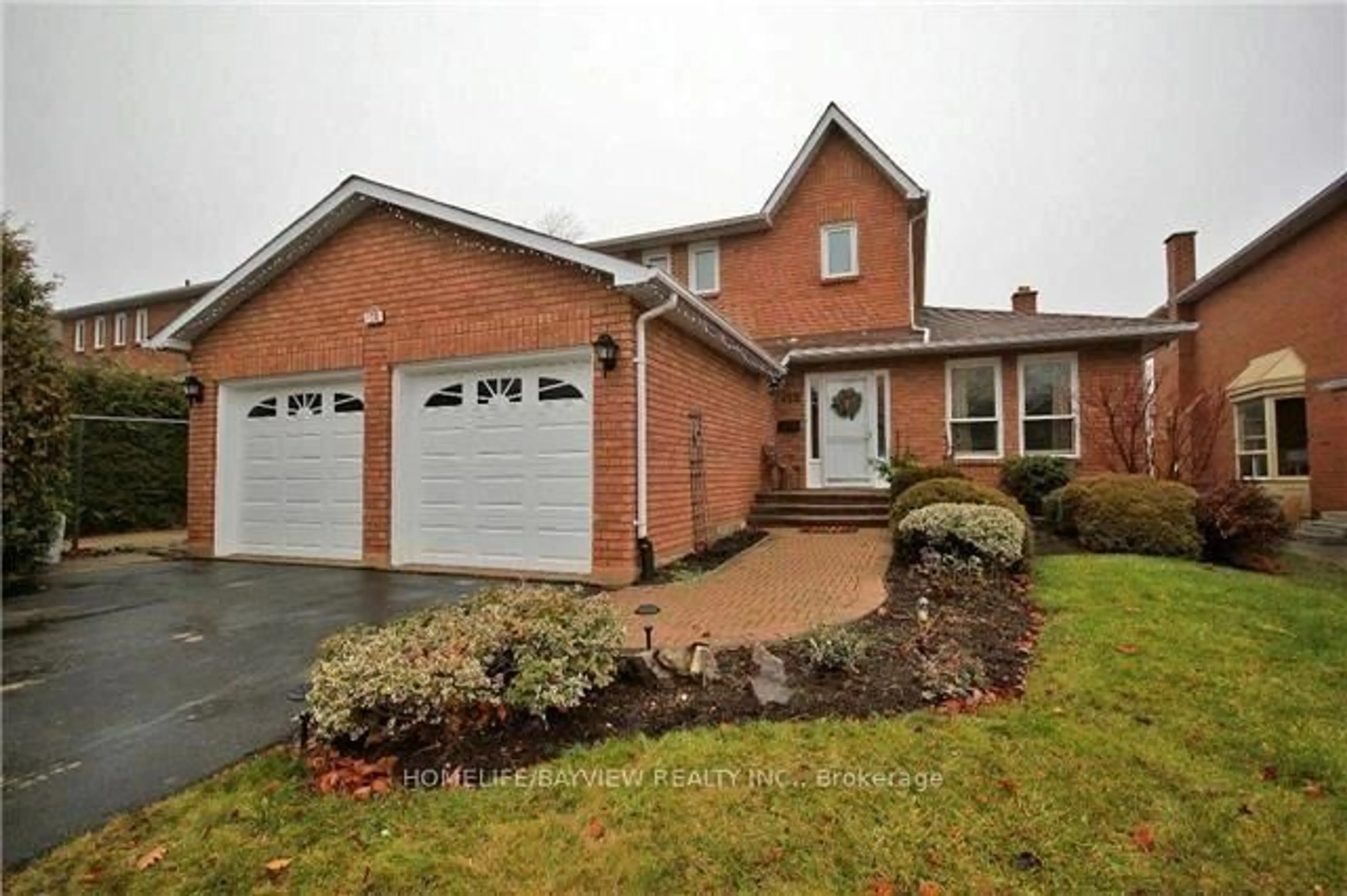 Home with brick exterior material, street for 128 Heathwood Heights Dr, Aurora Ontario L4G 4W1