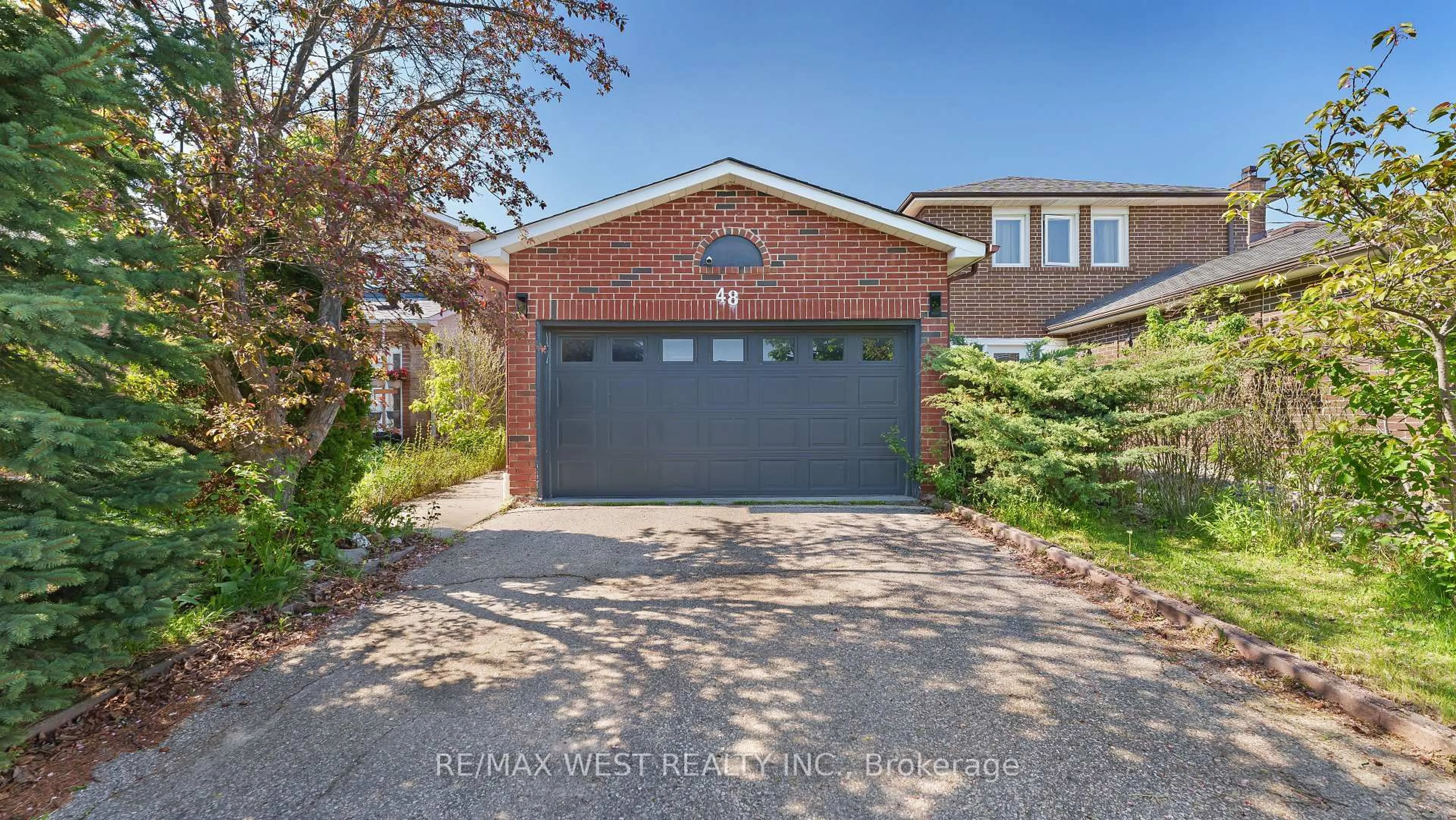 Home with brick exterior material, street for 48 Gray Cres, Richmond Hill Ontario L4C 5V5