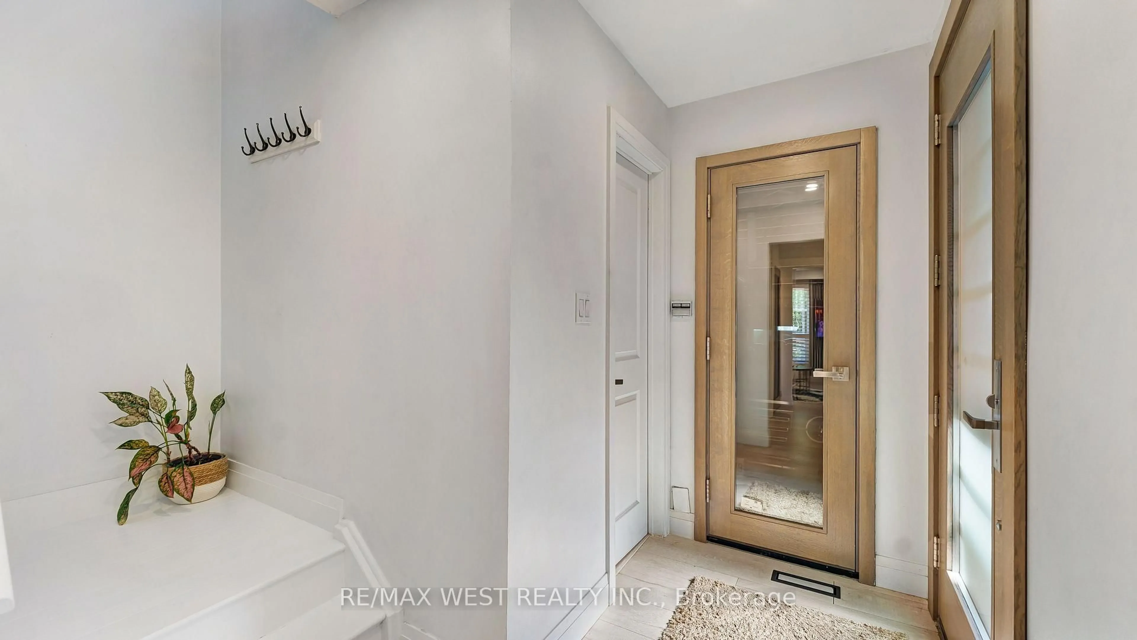 Unknown for 48 Gray Cres, Richmond Hill Ontario L4C 5V5