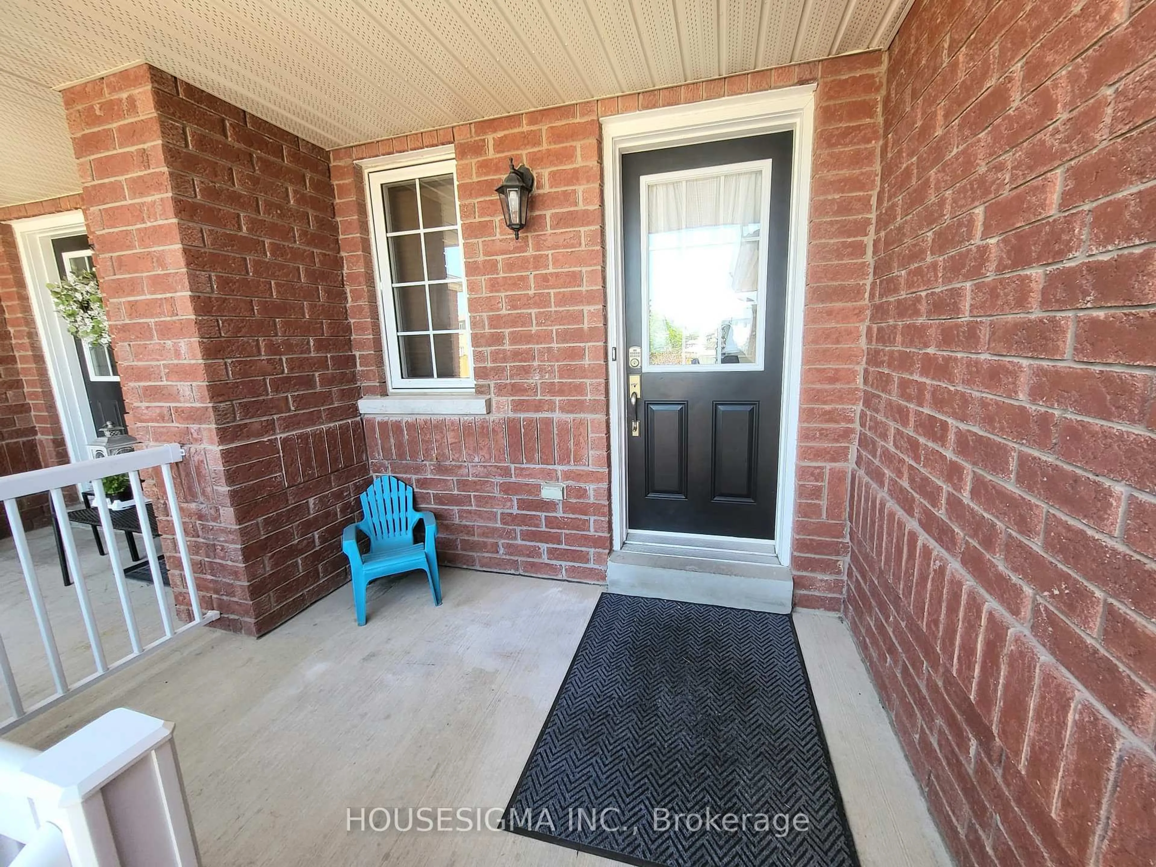 Indoor entryway for 58 Lookout St, Essa Ontario L0M 1B4