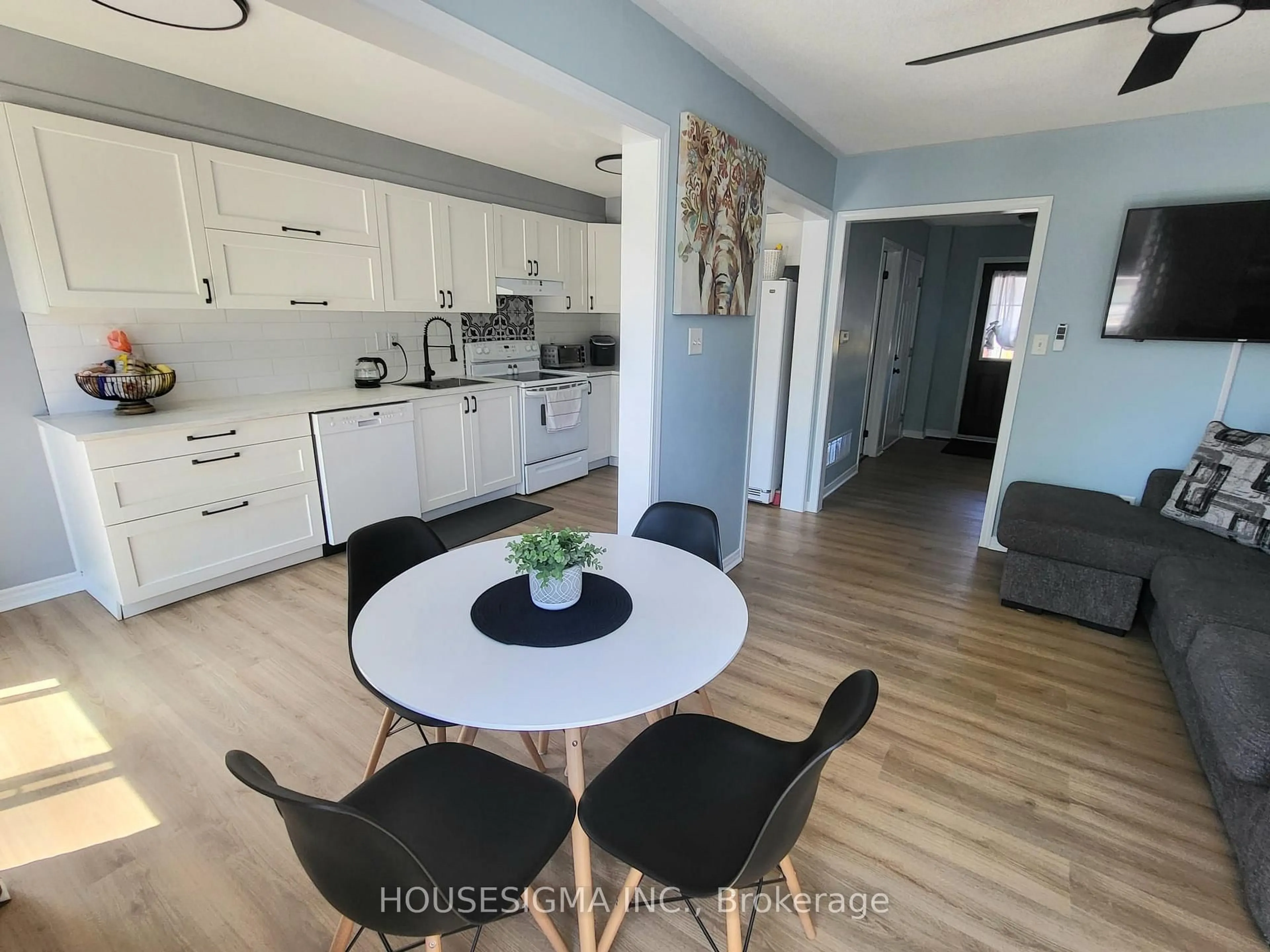 Open concept kitchen, unknown for 58 Lookout St, Essa Ontario L0M 1B4