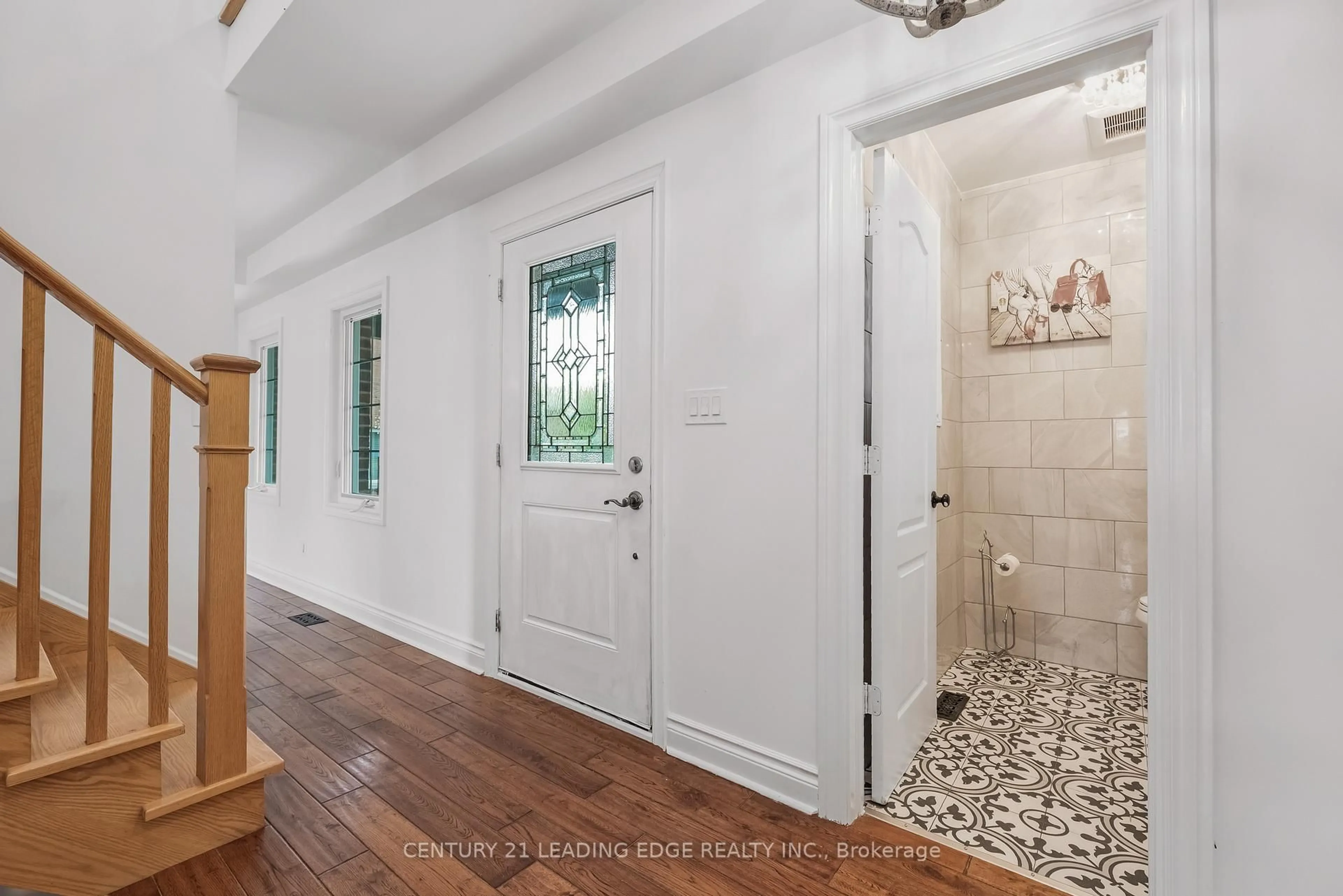Indoor entryway for 34 Mitchell Ave, Whitchurch-Stouffville Ontario L4A 2X9