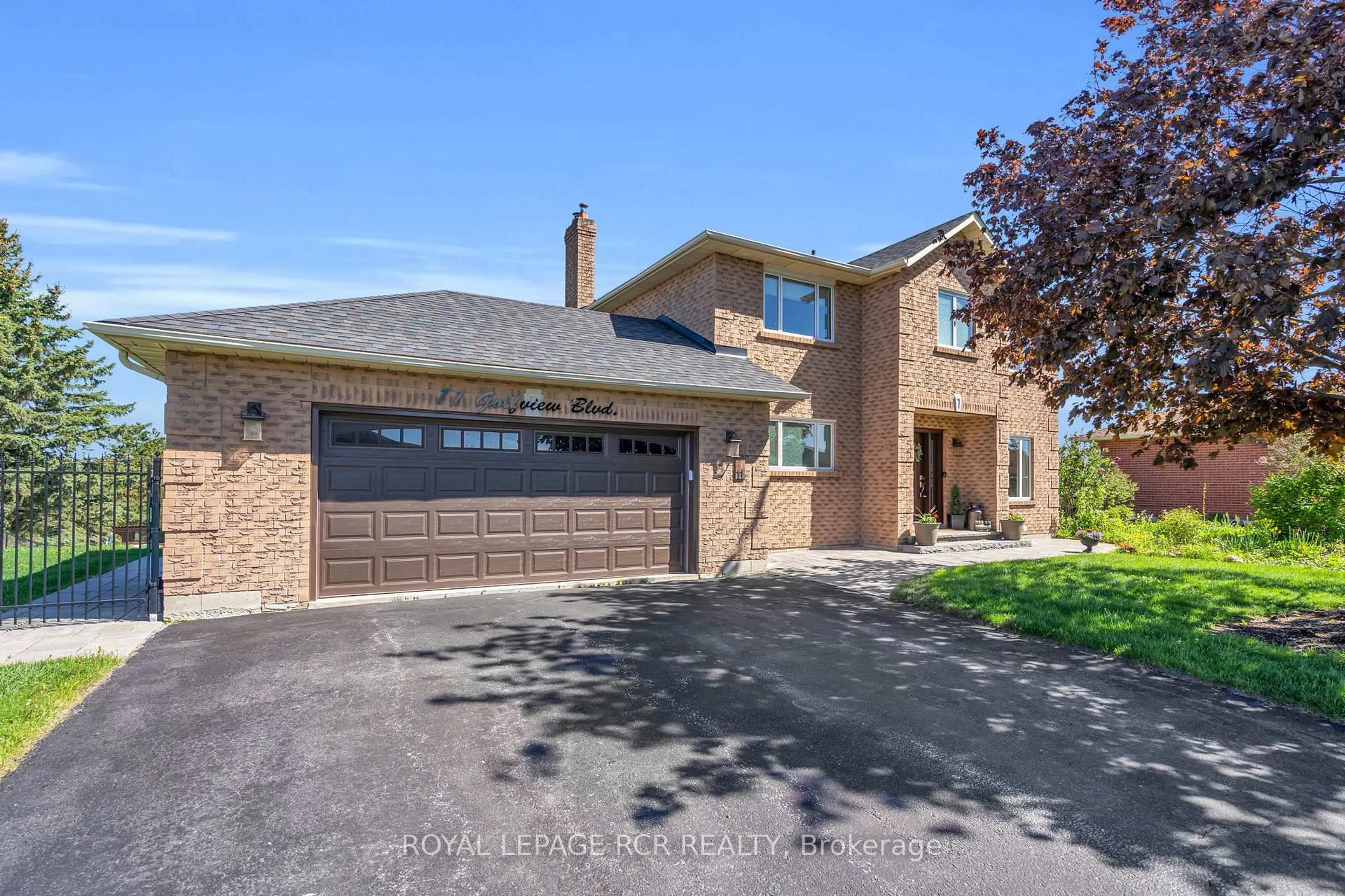 Home with brick exterior material, street for 11 Golfview Blvd, Bradford West Gwillimbury Ontario L3Z 3Z1