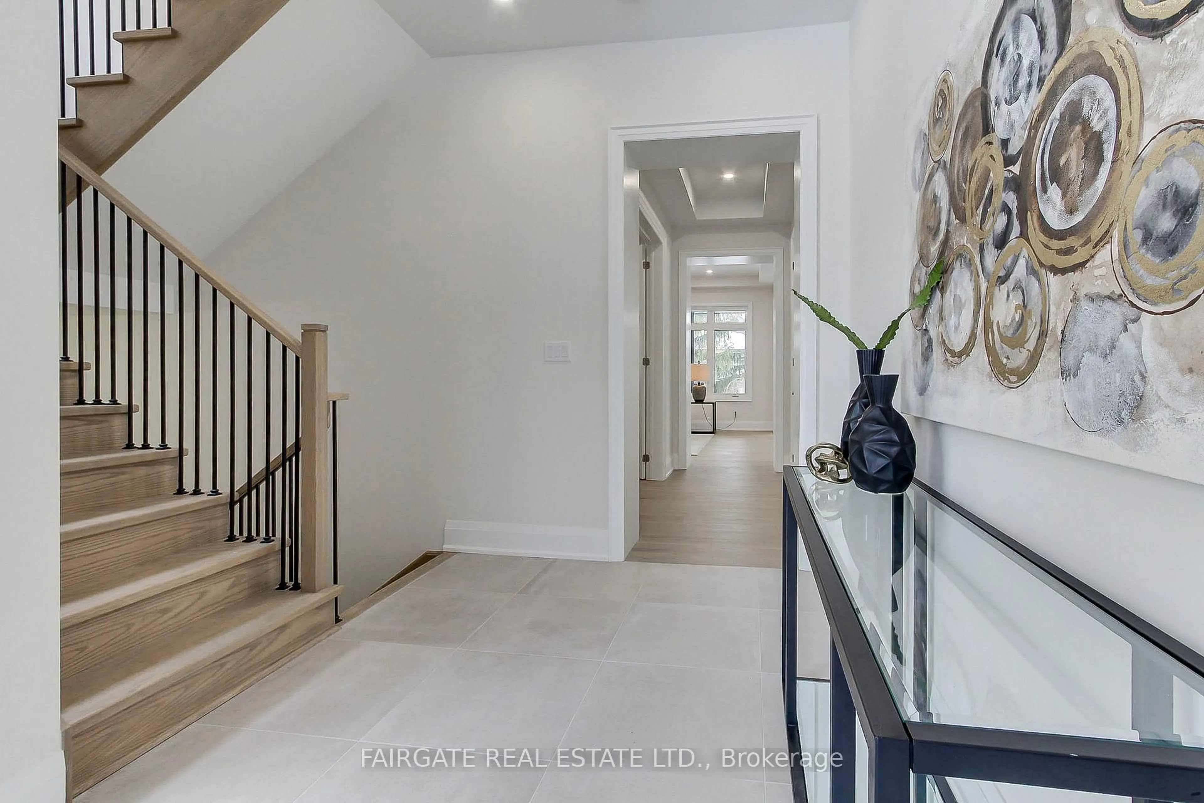 Indoor entryway for 132 William St, Whitchurch-Stouffville Ontario L4A 1B3
