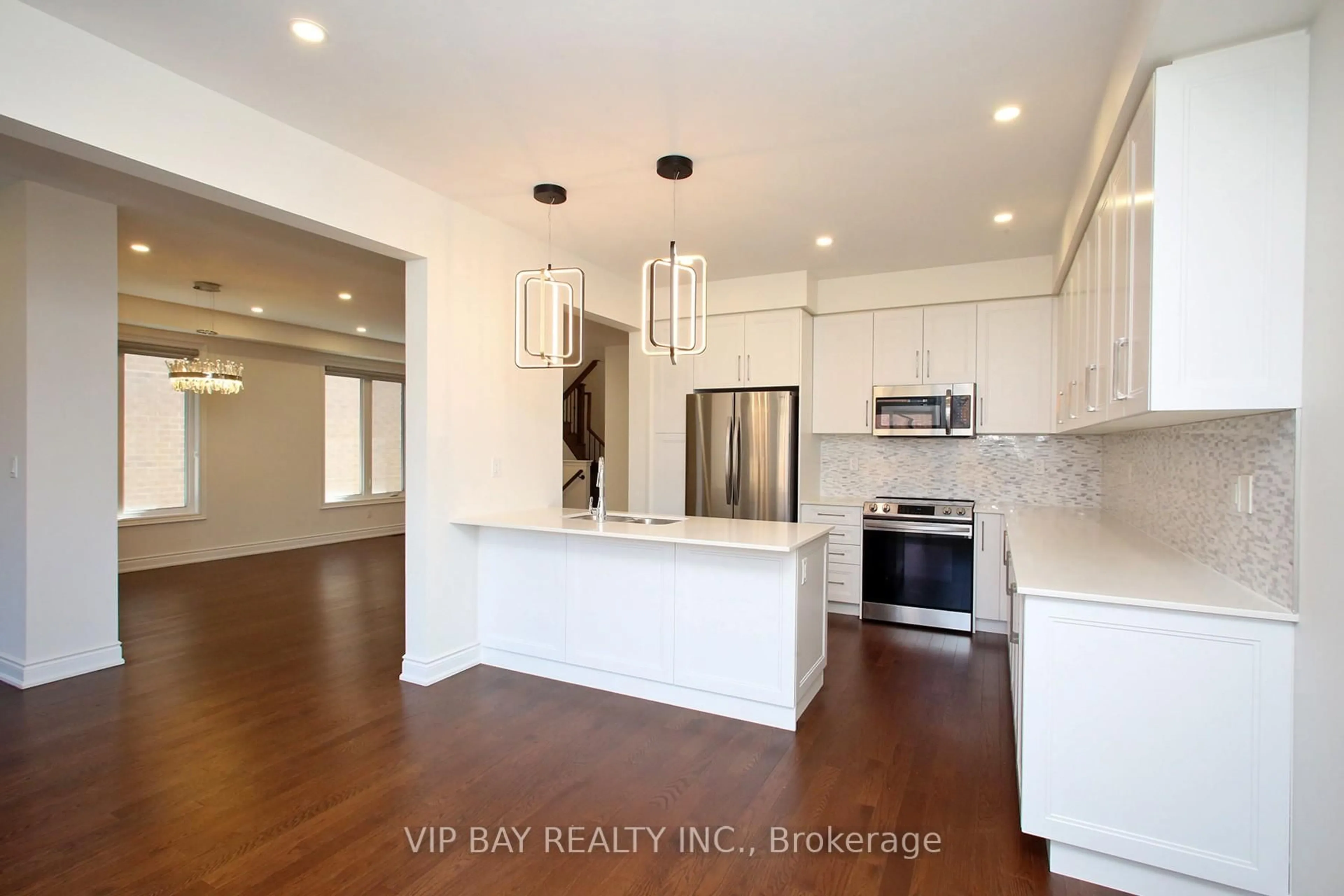 Open concept kitchen, unknown for 8 Tremoy Rd, East Gwillimbury Ontario L9N 0T4